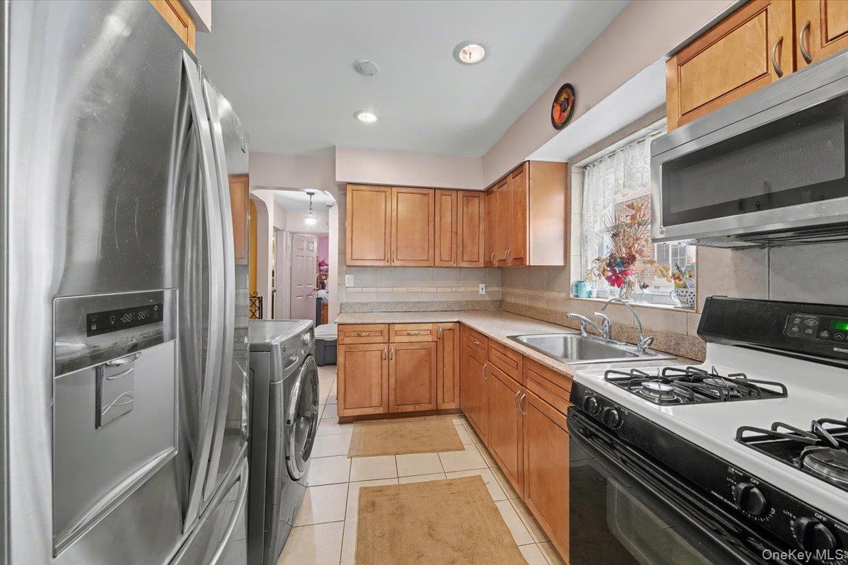 #7 photo, 2715 Dewitt Place, Bronx , NY 10469