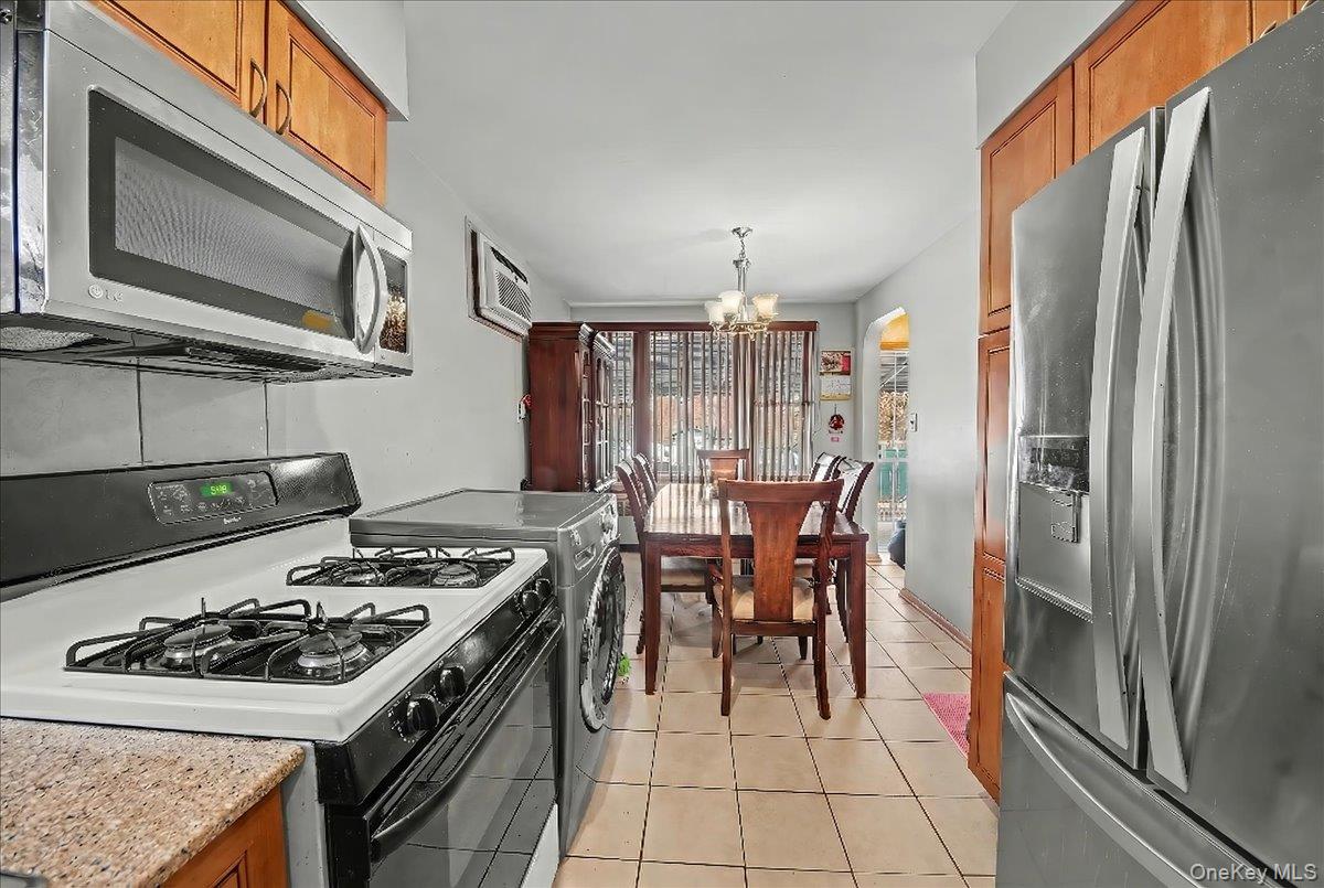 #8 photo, 2715 Dewitt Place, Bronx , NY 10469