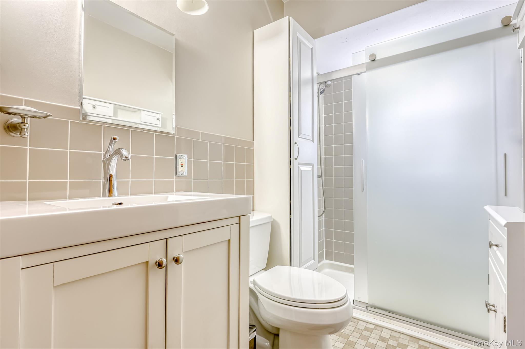 #10 photo, 7 Woodland Place, Airmont , NY 10952