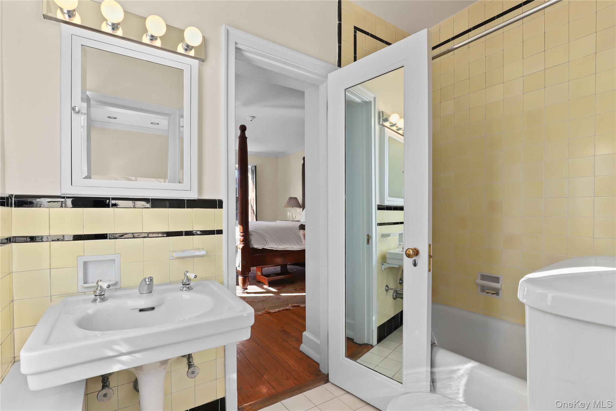 #18 photo, 6 Brooklands, Bronxville , NY 10708