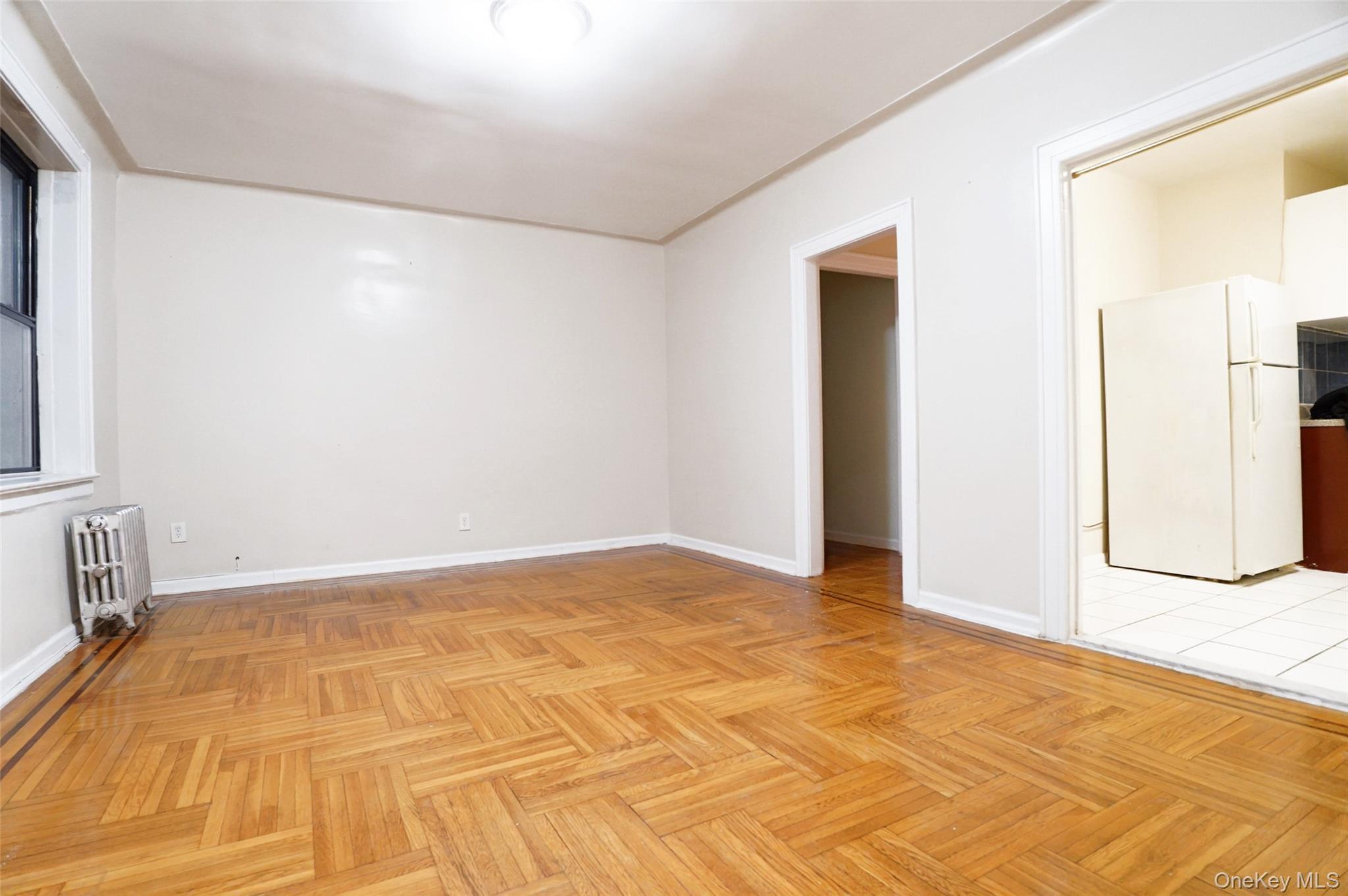 #4 photo, 61-40 Saunders Street, Rego Park , NY 11374