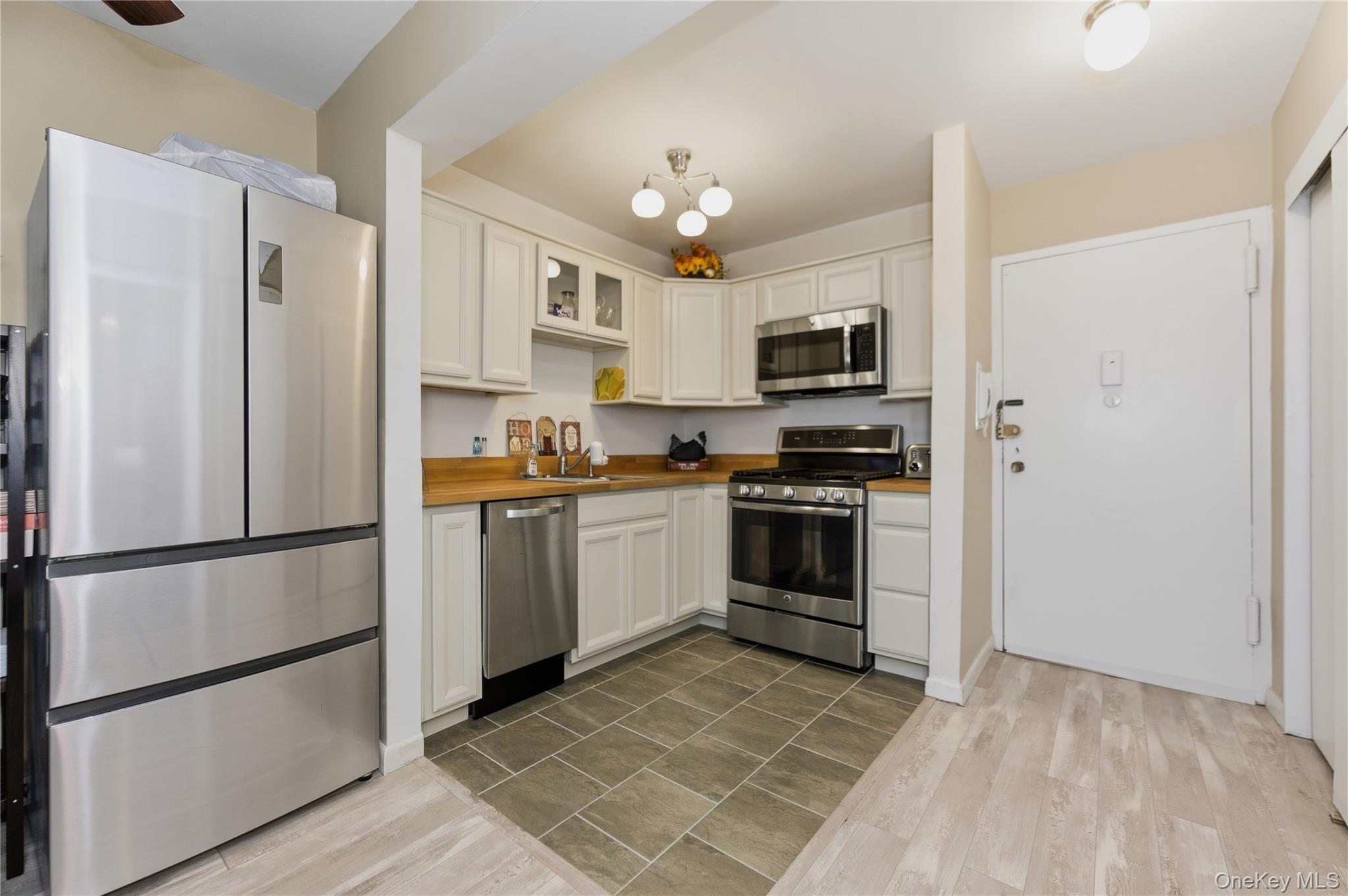 #8 photo, 280 Guy Lombardo Avenue, Freeport , NY 11520