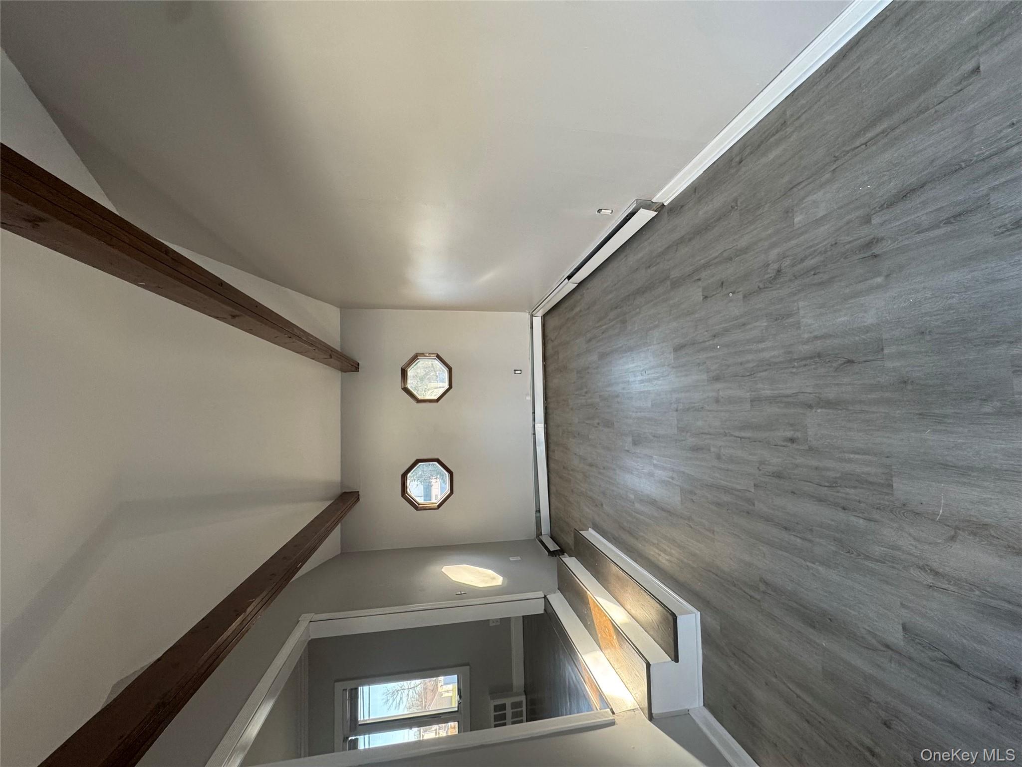 #7 photo, 1239 August Road, Саффолк ‖ North Babylon , NY 11703