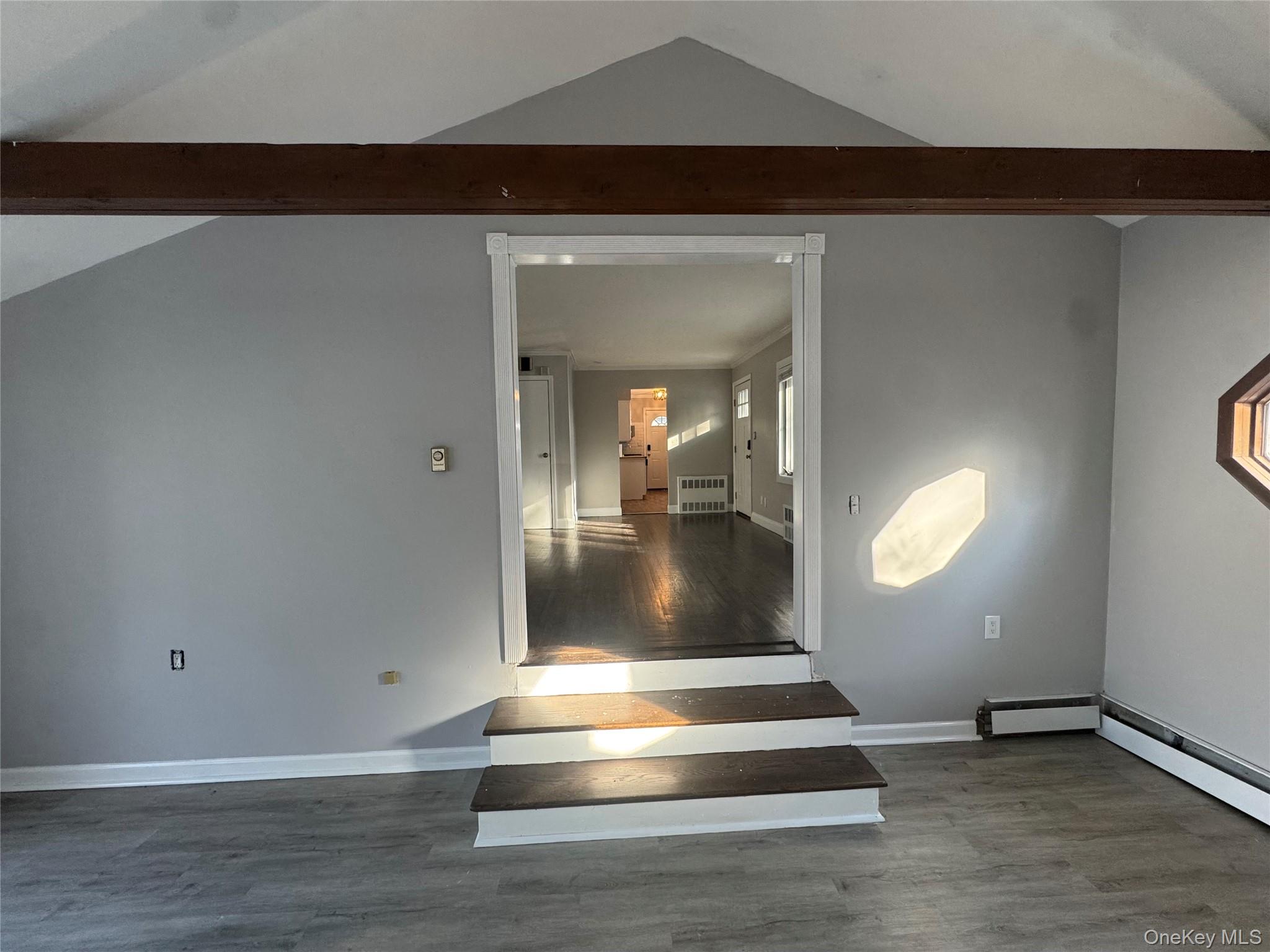 #8 photo, 1239 August Road, Саффолк ‖ North Babylon , NY 11703