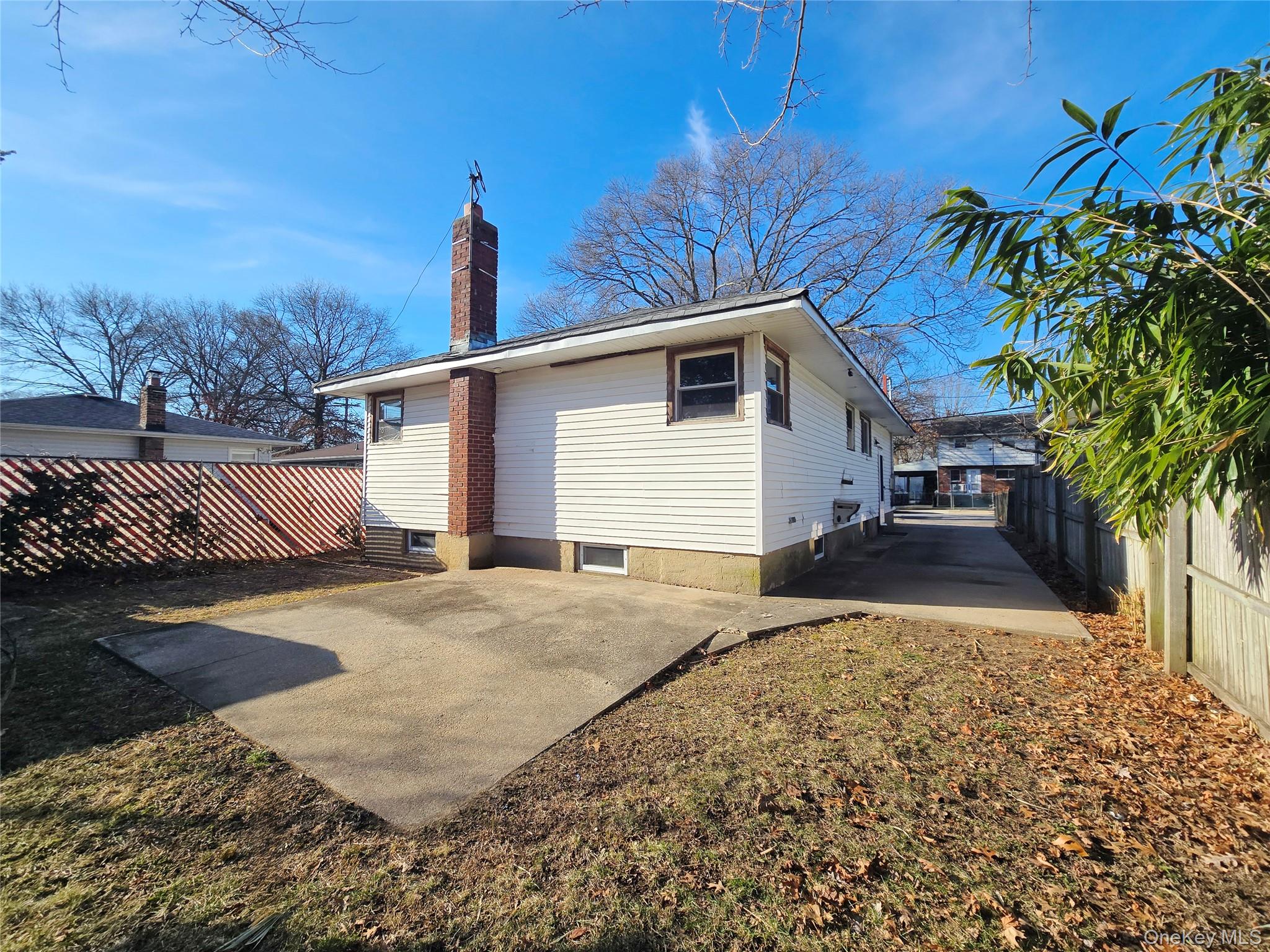 #6 photo, 86 Decatur Street, Roosevelt , NY 11575