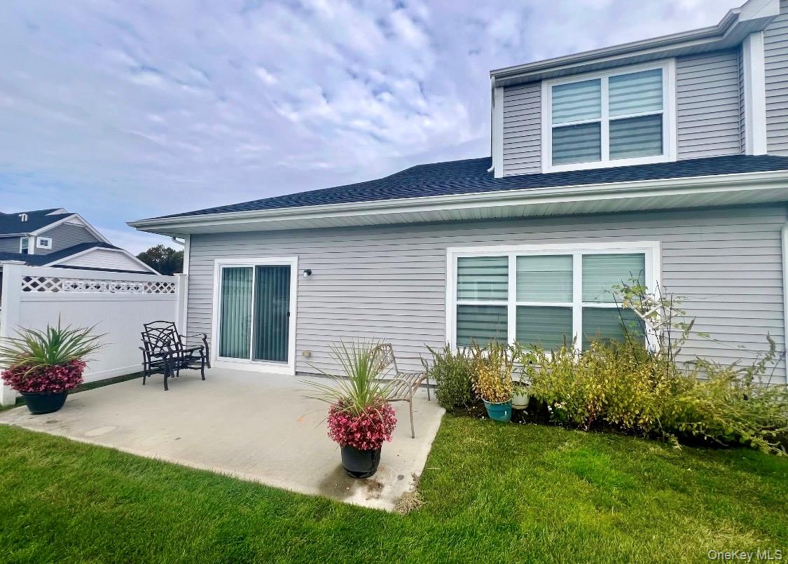 #13 photo, 37 Willow Circle, Coram , NY 11727