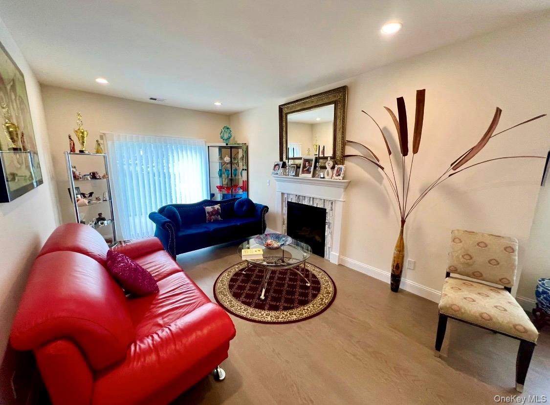 #5 photo, 37 Willow Circle, Coram , NY 11727