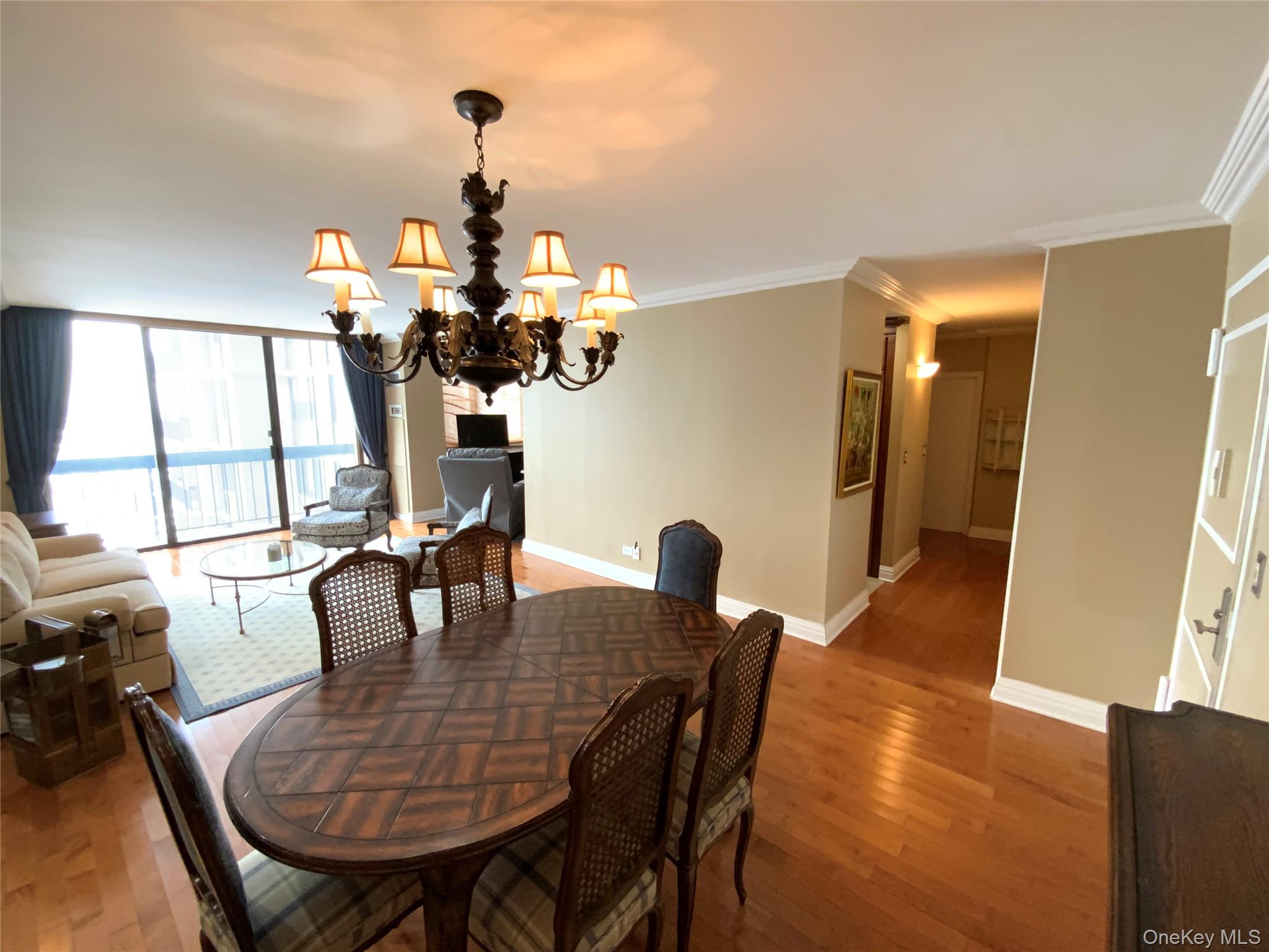 #4 photo, 27010 Grand Central Parkway, কুইন্‌স Floral Park , NY 11005