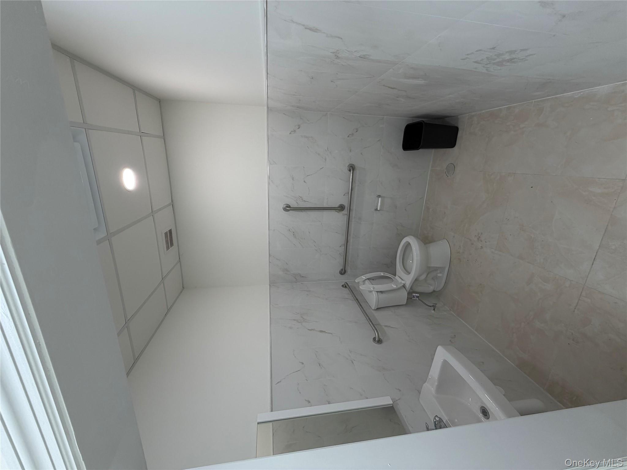 #6 photo, 325 Sunrise Highway, Lynbrook , NY 11563