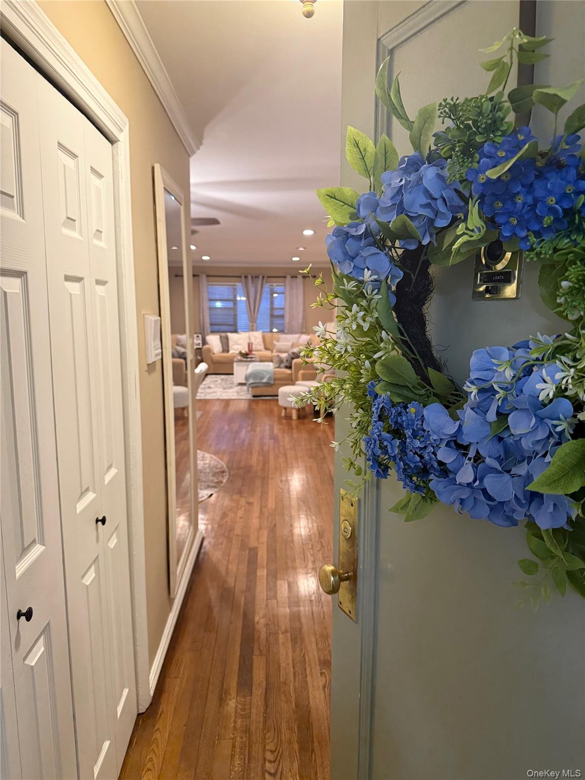 #10 photo, 1213 E Broadway, Hewlett , NY 11557