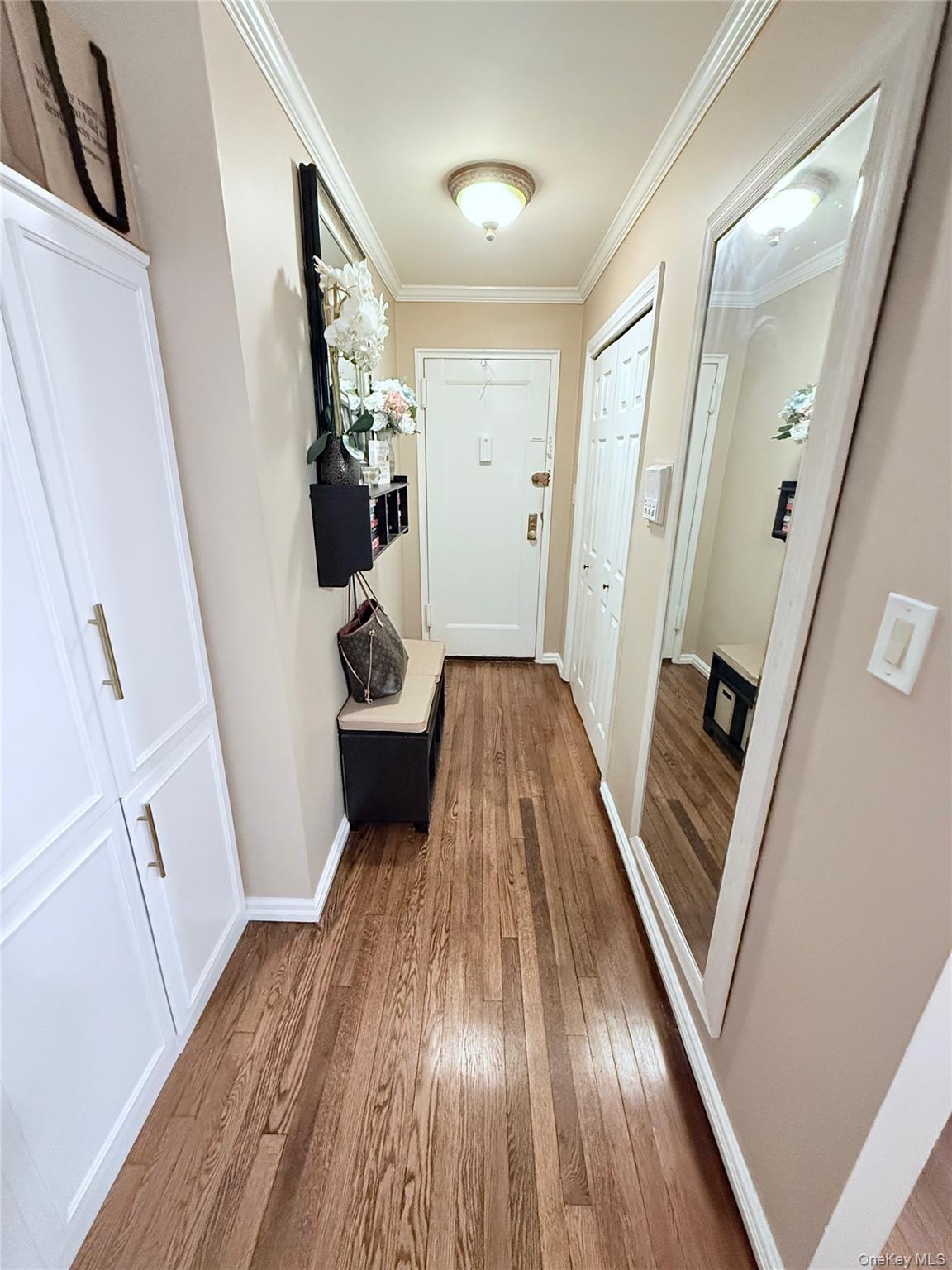 #12 photo, 1213 E Broadway, Hewlett , NY 11557