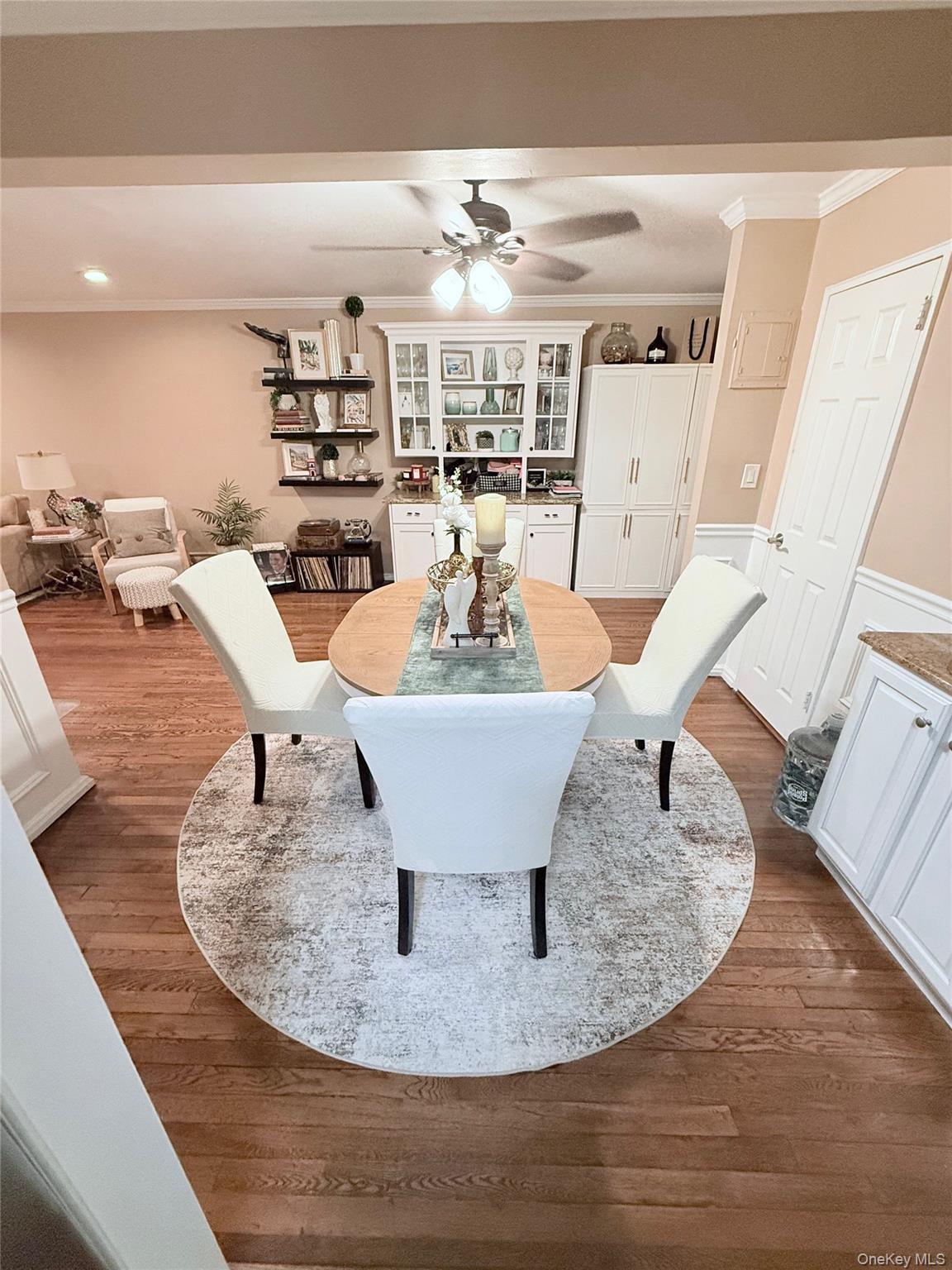 #16 photo, 1213 E Broadway, Hewlett , NY 11557