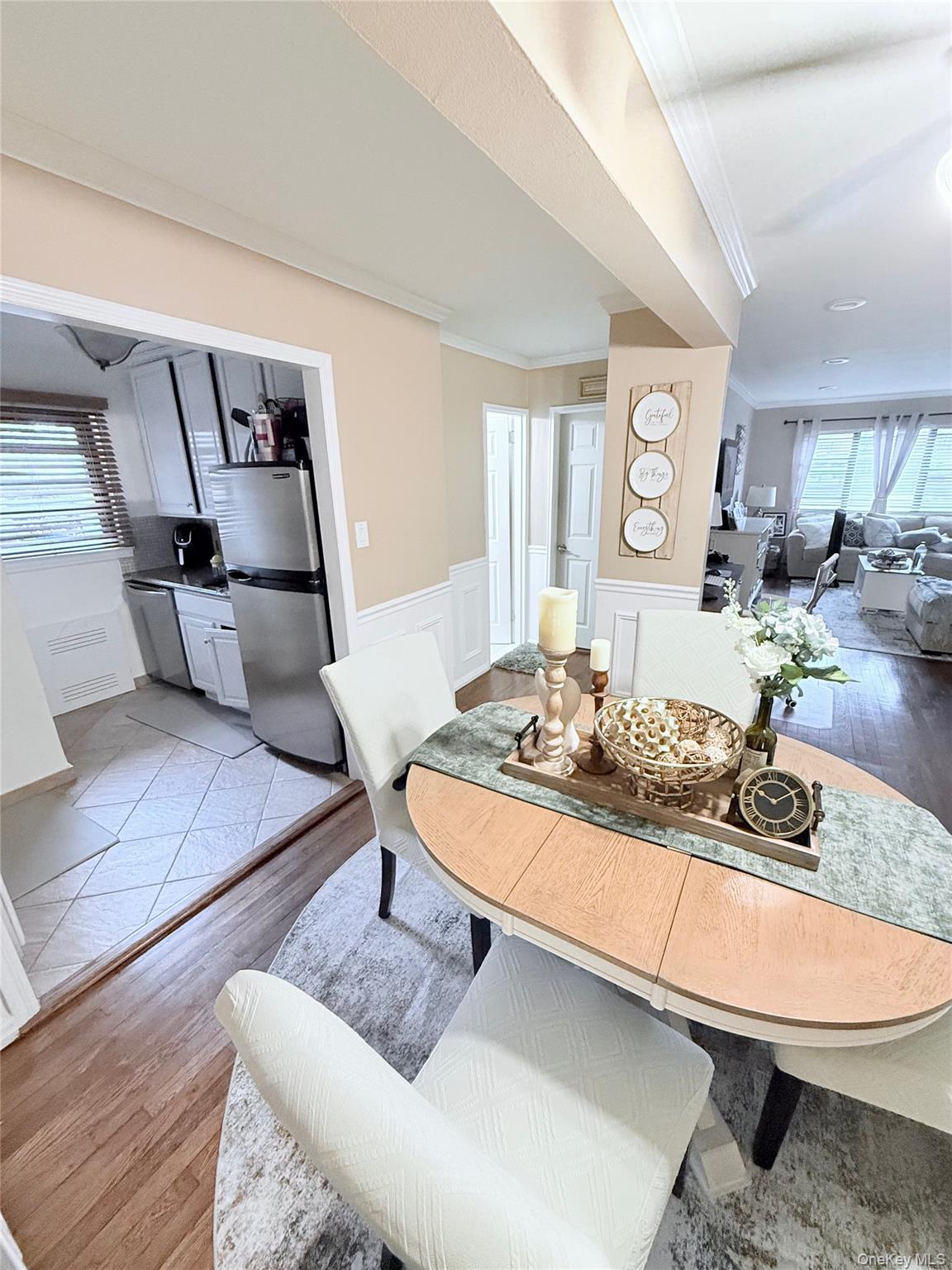 #19 photo, 1213 E Broadway, Hewlett , NY 11557