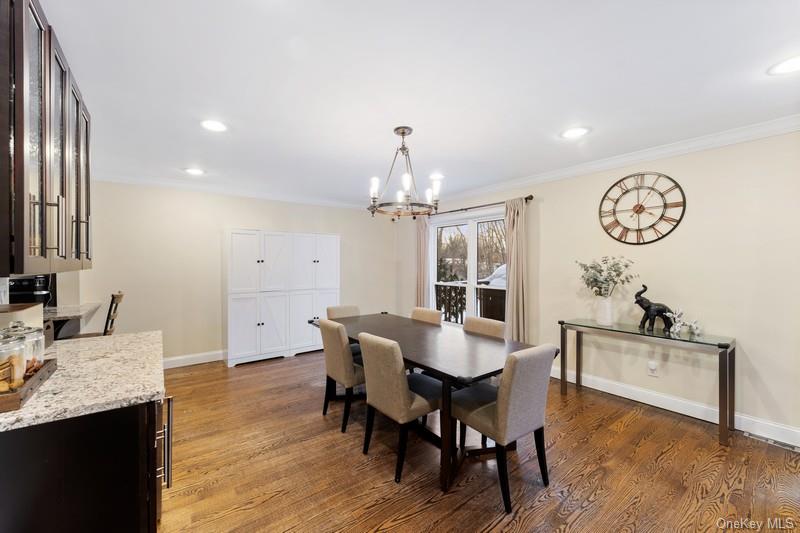 #7 photo, 17 Windsor Gate Drive, North Hills , NY 11040