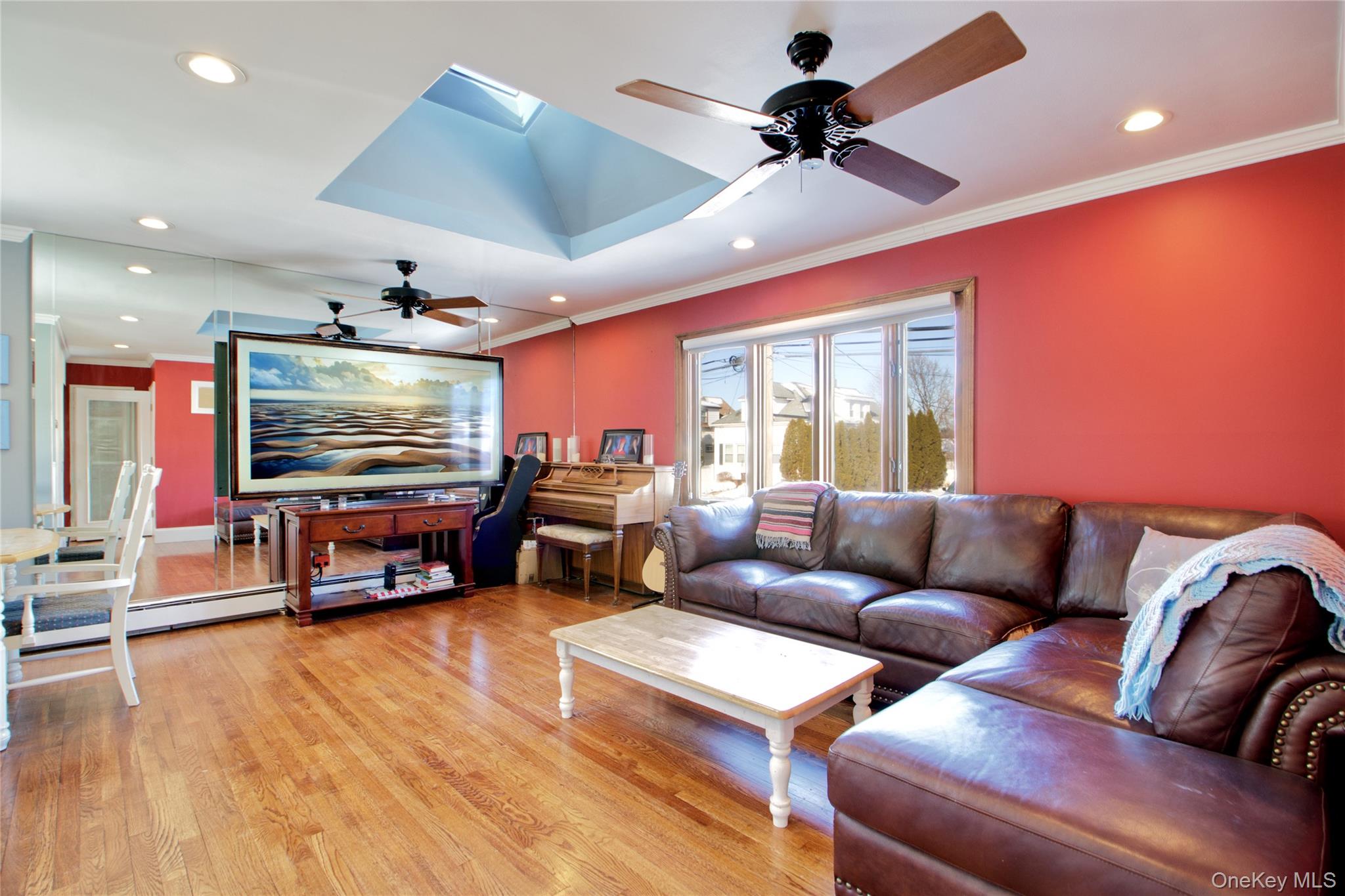 #3 photo, 192 Park Avenue, New Hyde Park , NY 11040