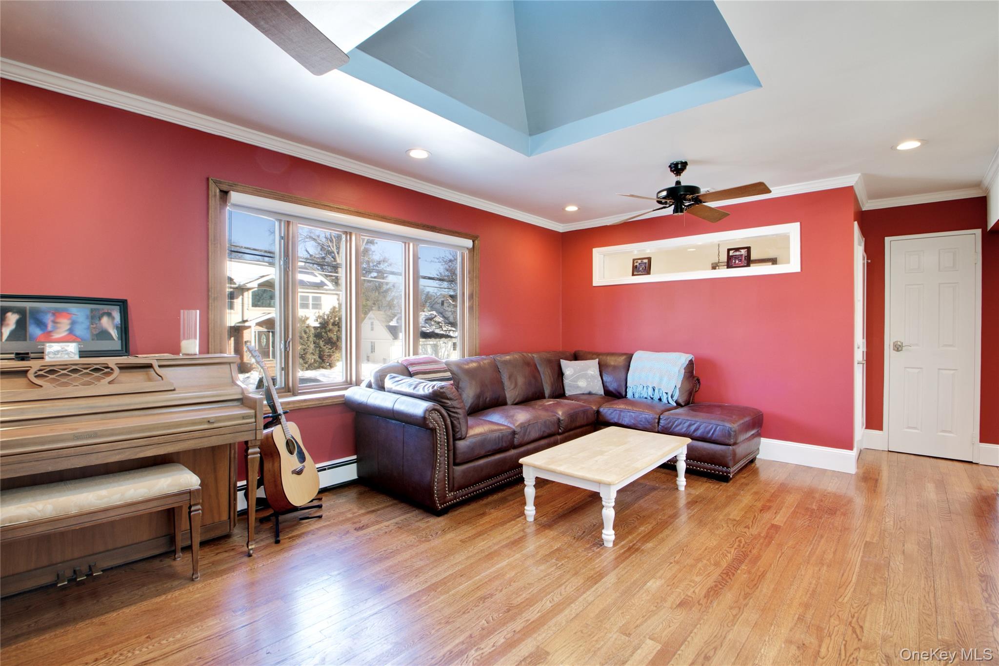 #4 photo, 192 Park Avenue, New Hyde Park , NY 11040