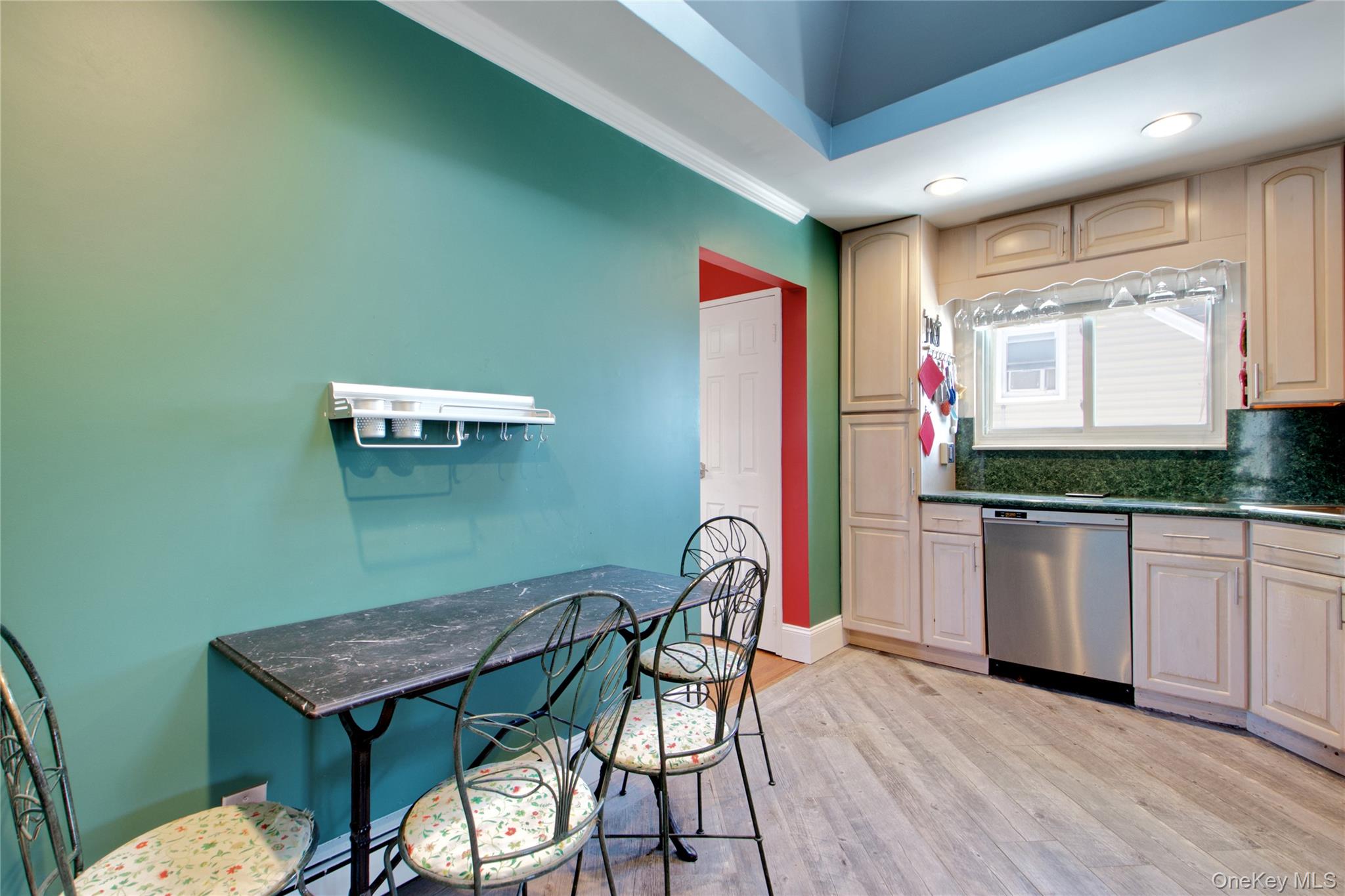 #7 photo, 192 Park Avenue, New Hyde Park , NY 11040