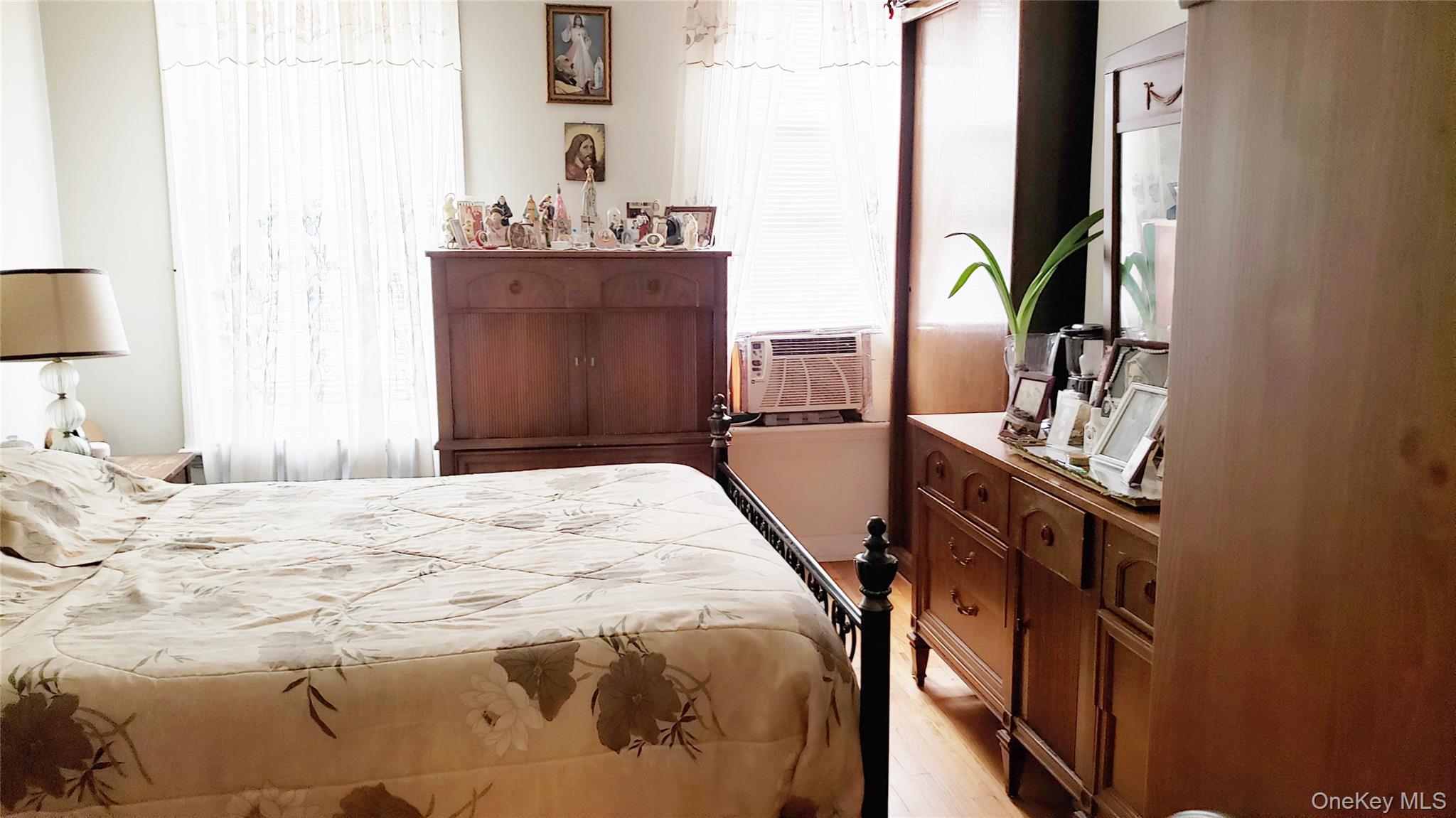 #11 photo, 517 51st Avenue, Long Island City , NY 11101