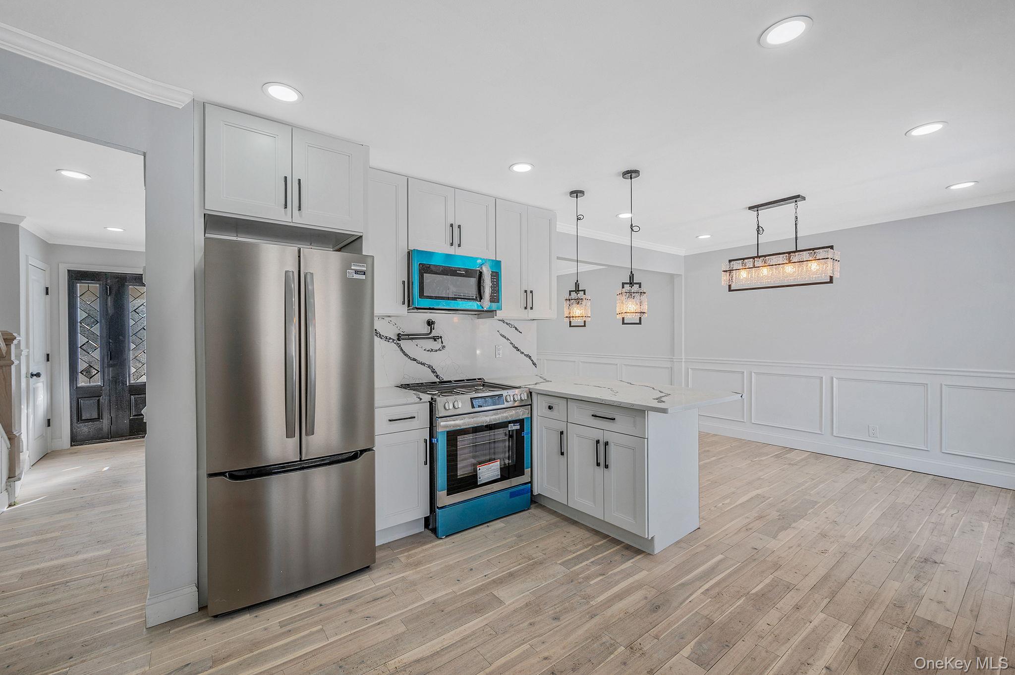 #11 photo, 39 E Lyons Street, Melville , NY 11747