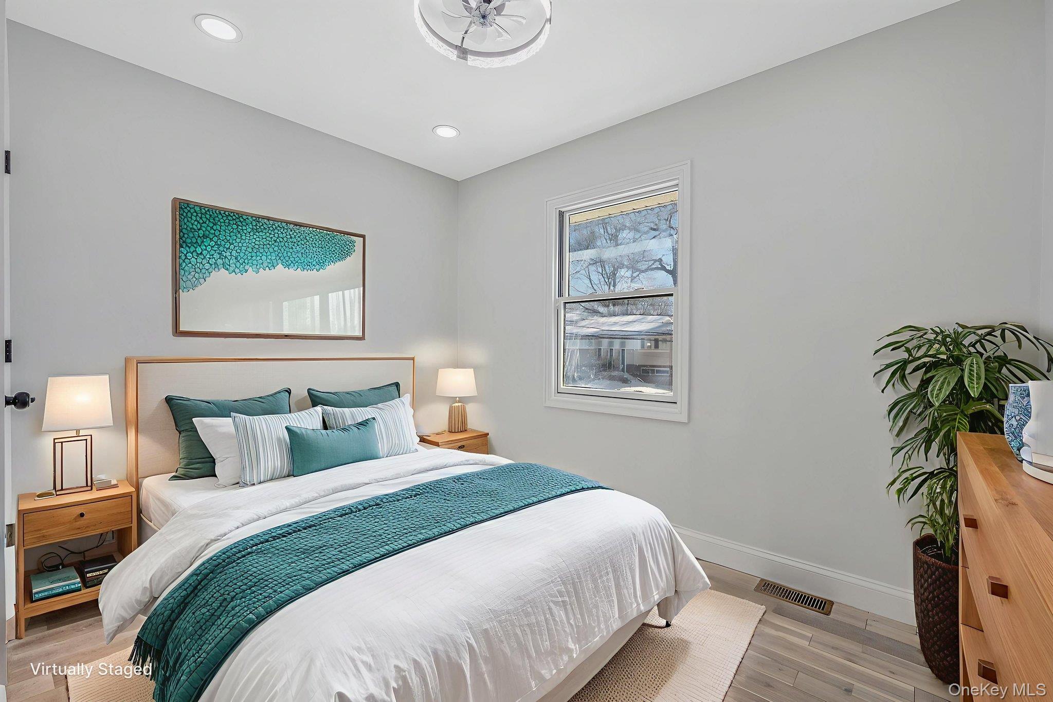 #18 photo, 39 E Lyons Street, Melville , NY 11747