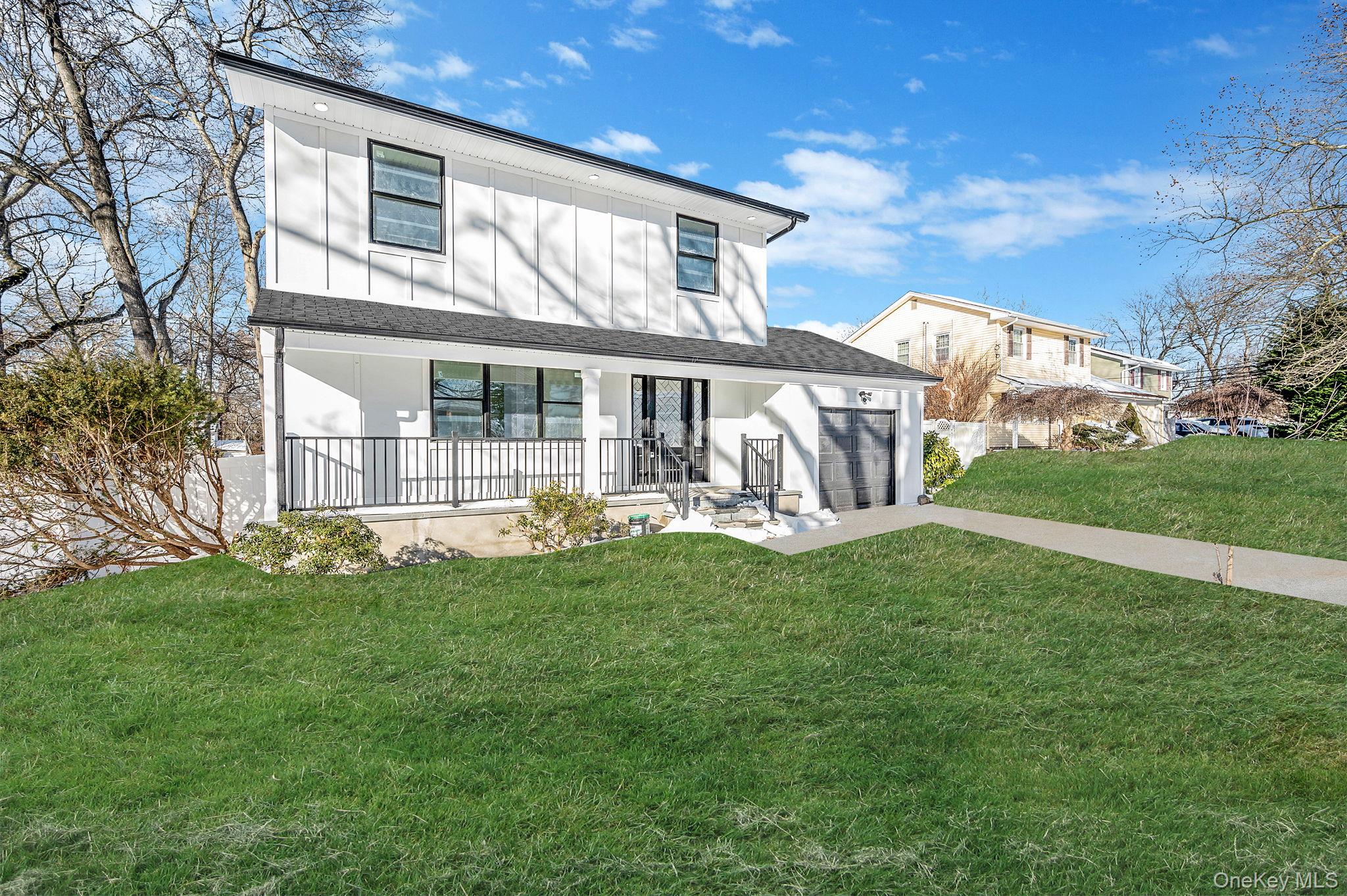 #2 photo, 39 E Lyons Street, Melville , NY 11747