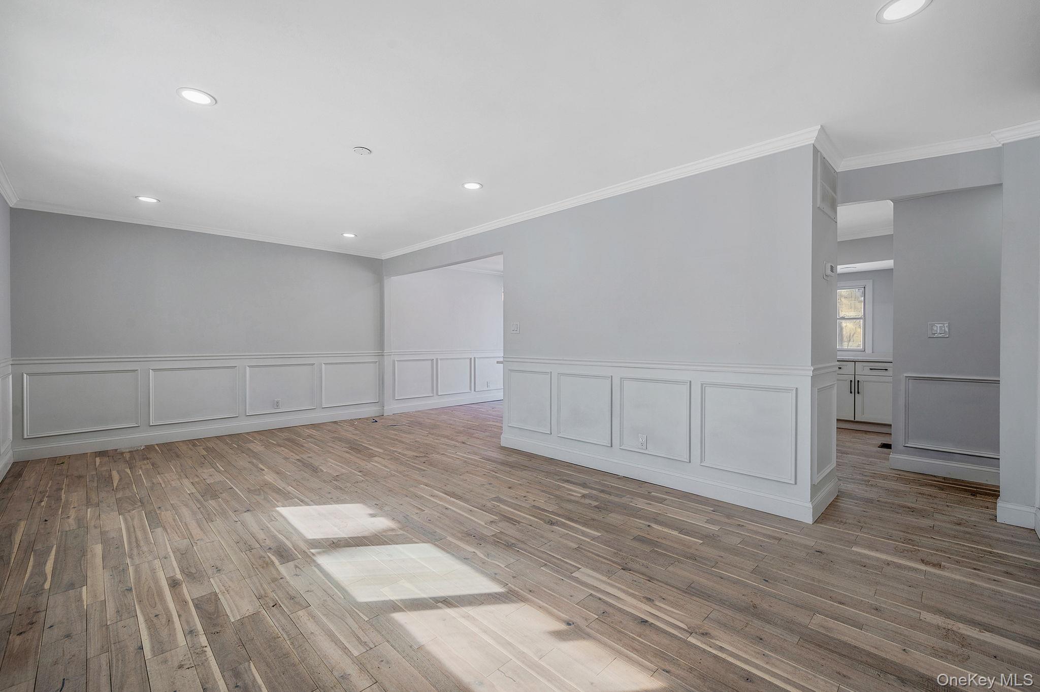 #3 photo, 39 E Lyons Street, Melville , NY 11747