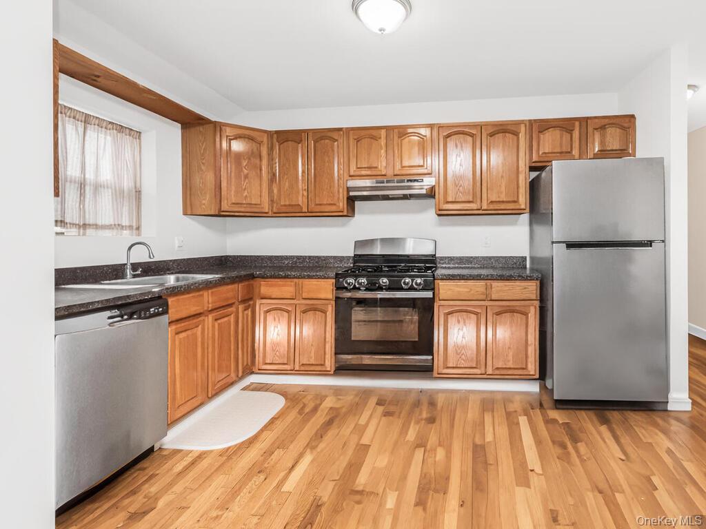 #3 photo, 2918 Sampson Avenue, ব্রঙ্কস Bronx , NY 10465
