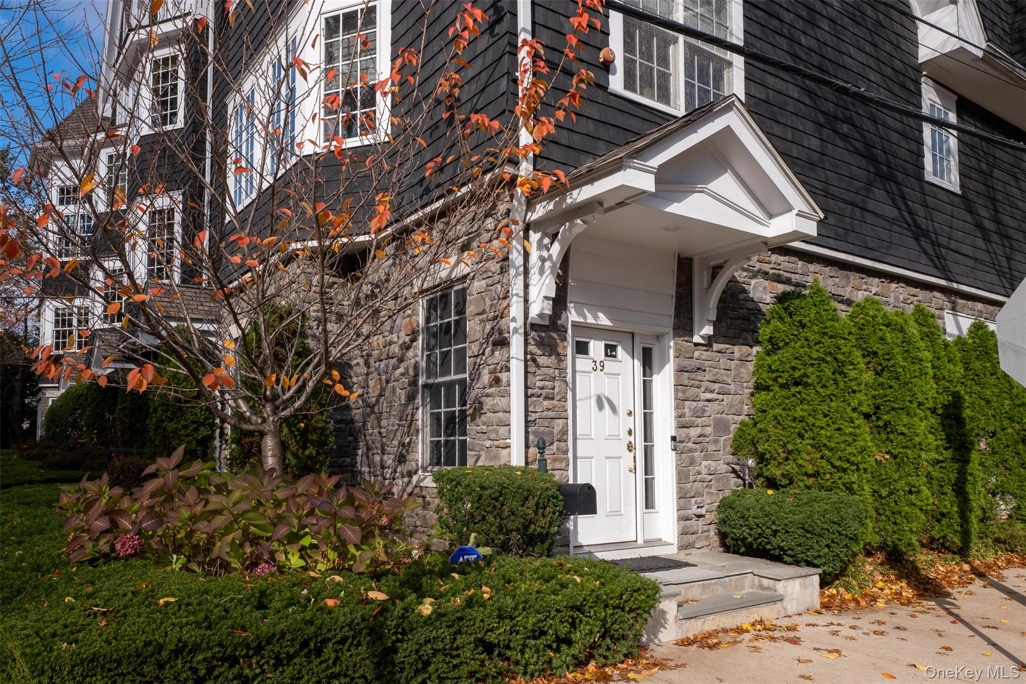 #3 photo, 39 1st Street, Pelham , NY 10803