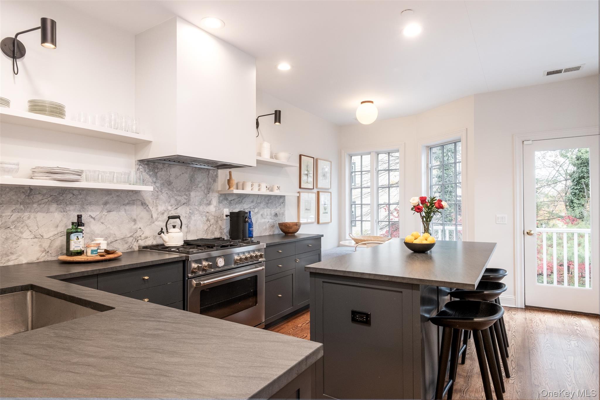 #6 photo, 39 1st Street, Pelham , NY 10803