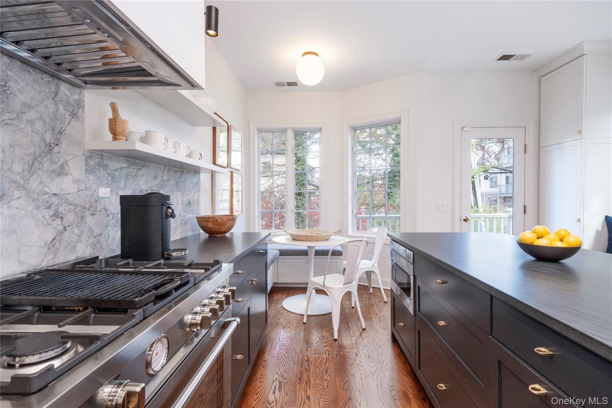 #8 photo, 39 1st Street, Pelham , NY 10803