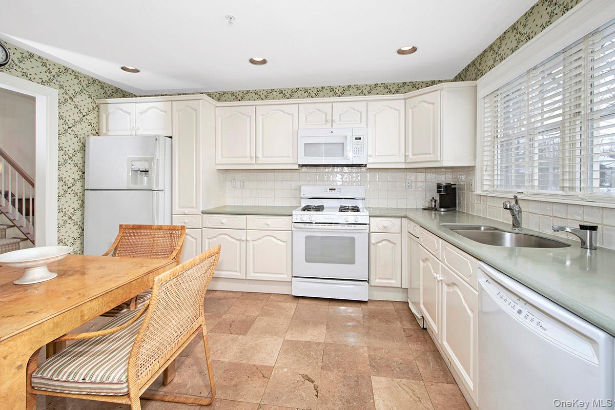 #17 photo, 5 Wyndham Close, White Plains , NY 10605