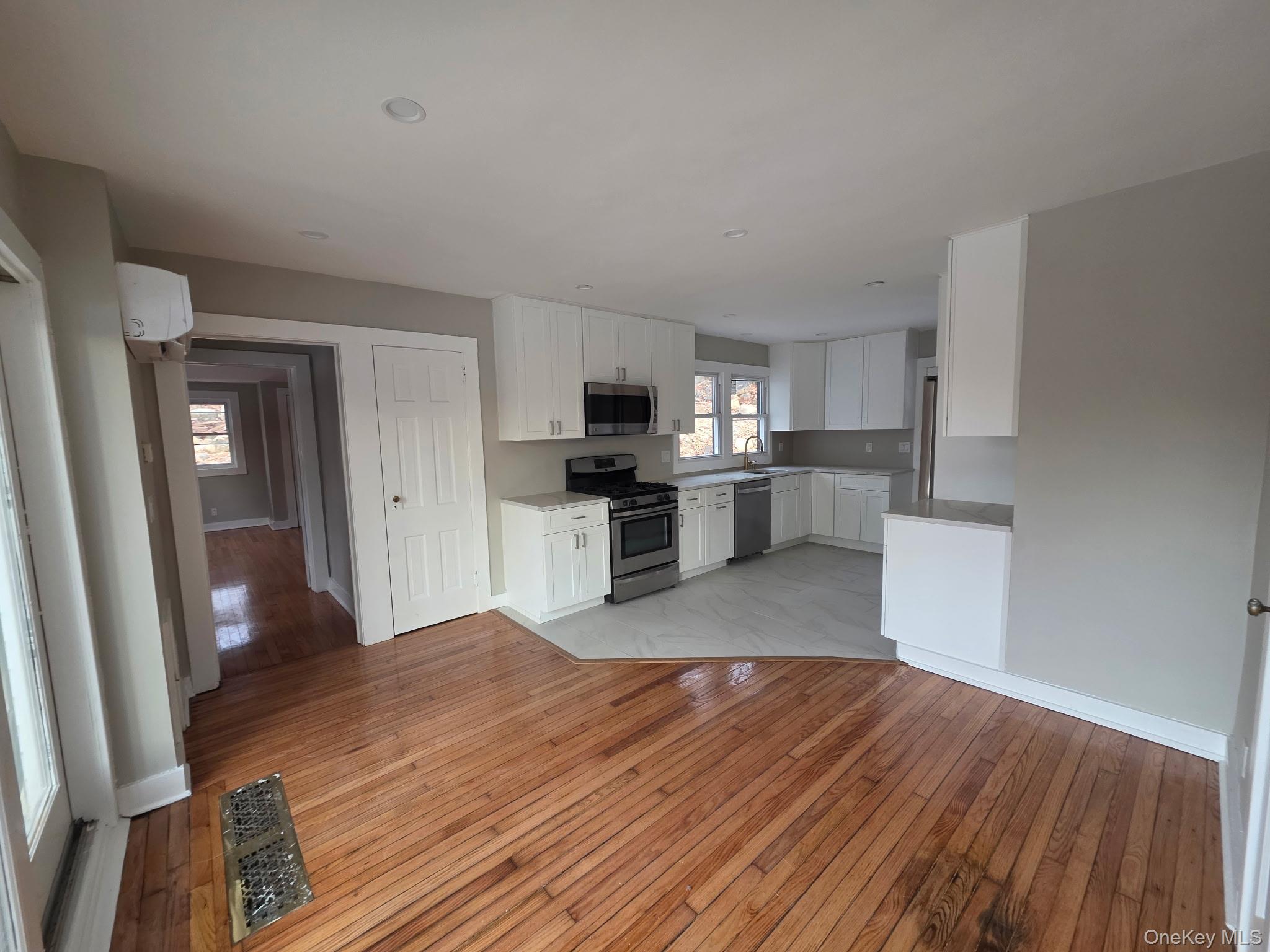 #16 photo, 263 South Mountain Road, New City , NY 10956