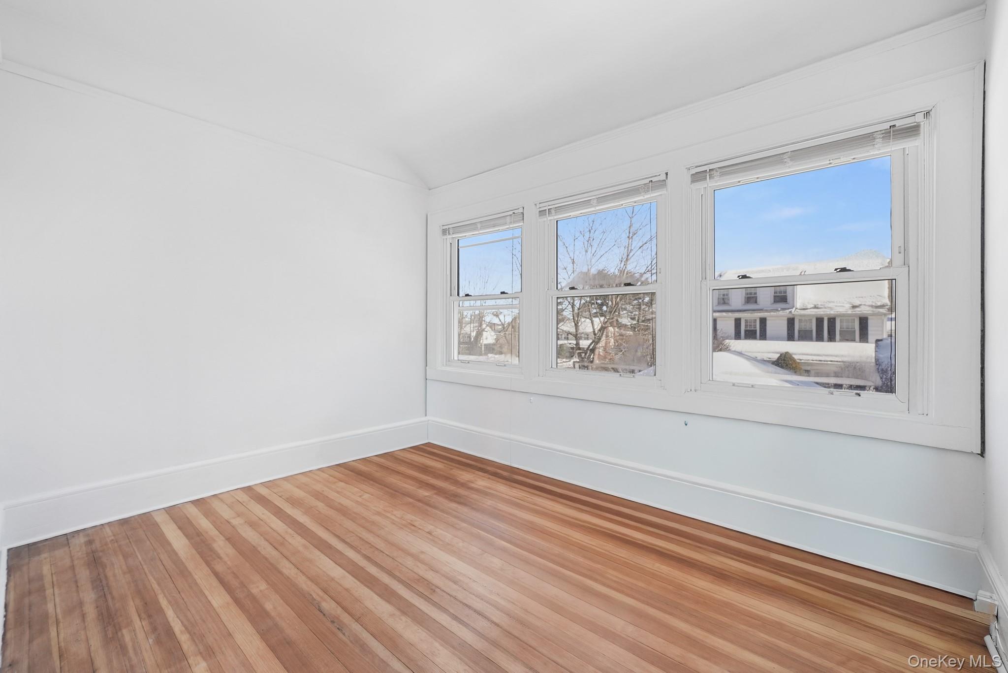 #20 photo, 137 Longview Avenue, White Plains , NY 10605