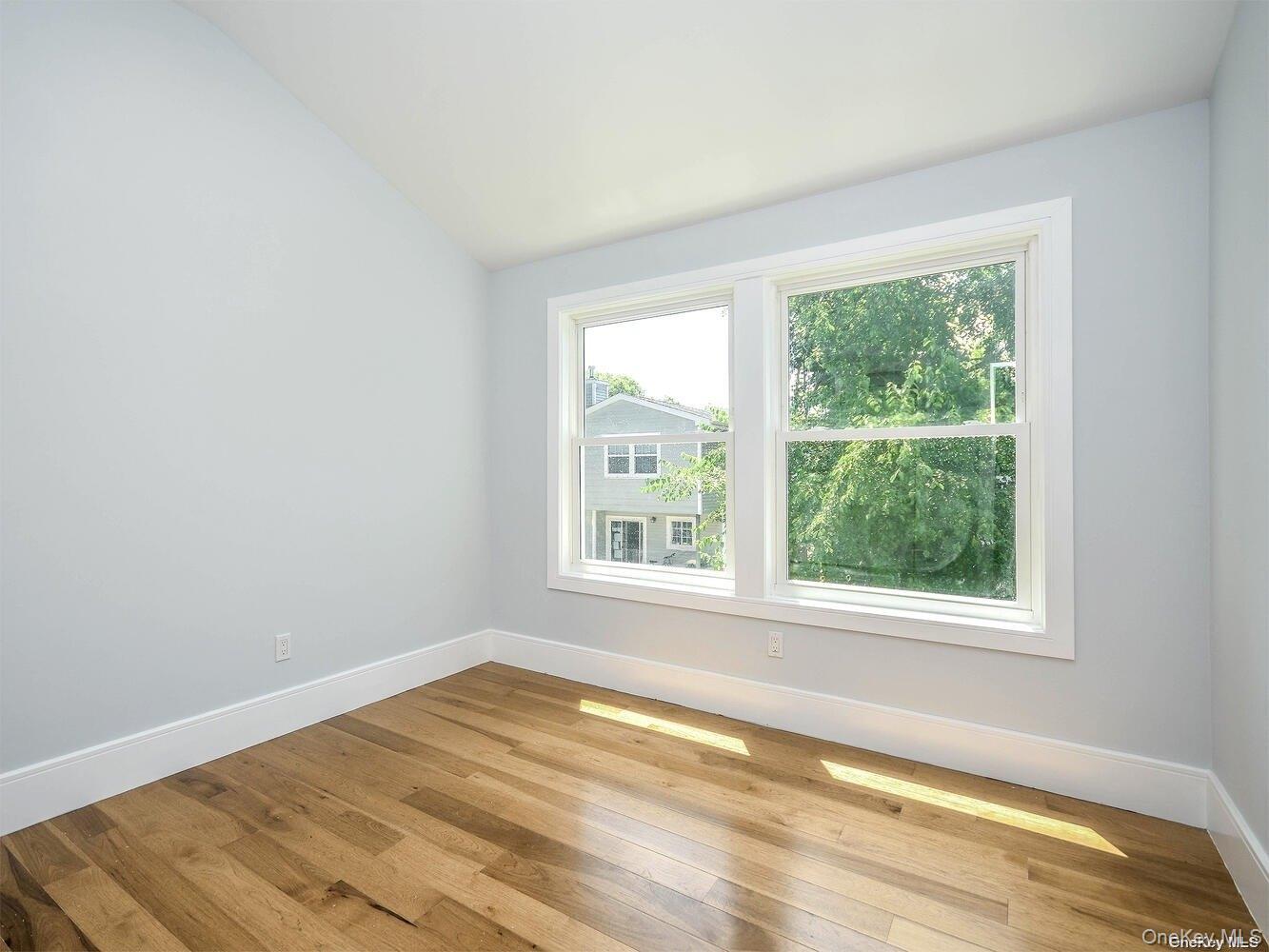 #11 photo, 59B Hickory Road, নাসাউ কাউন্টি Port Washington , NY 11050