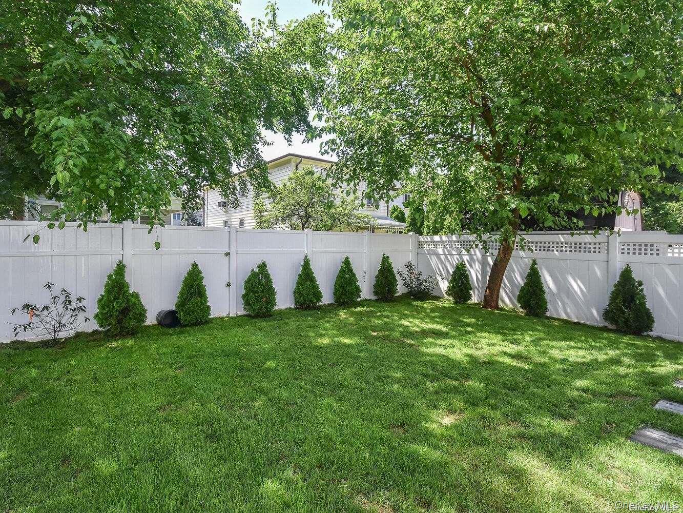 #18 photo, 59B Hickory Road, নাসাউ কাউন্টি Port Washington , NY 11050