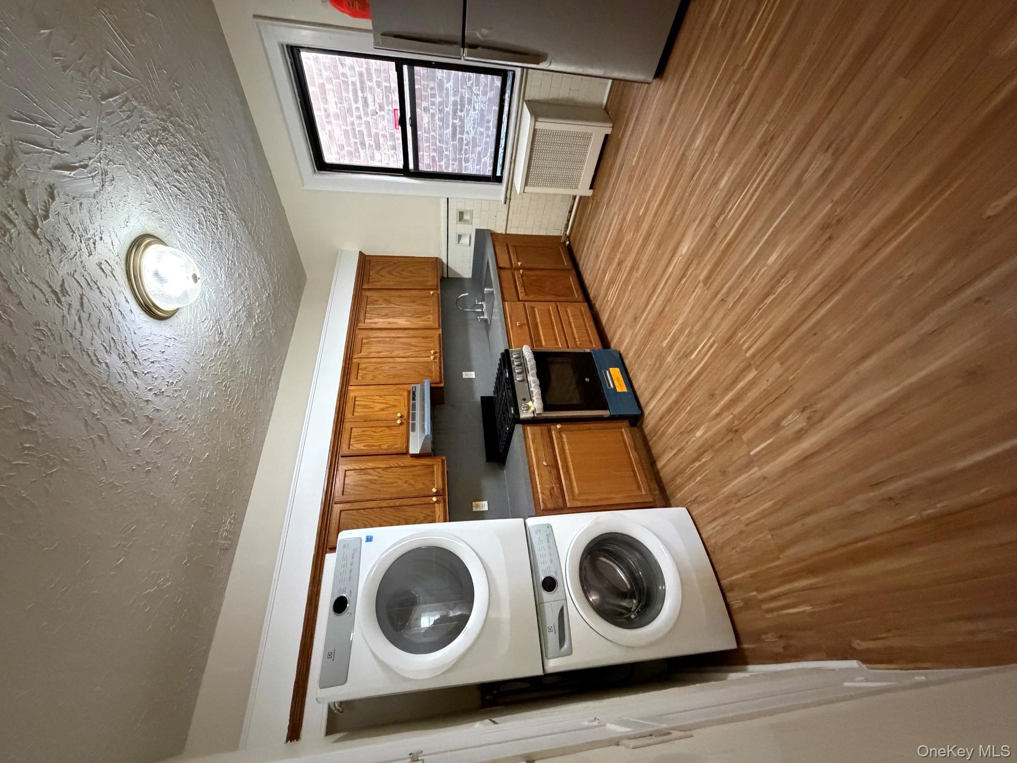 #4 photo, 810 Jericho Turnpike, New Hyde Park , NY 11040