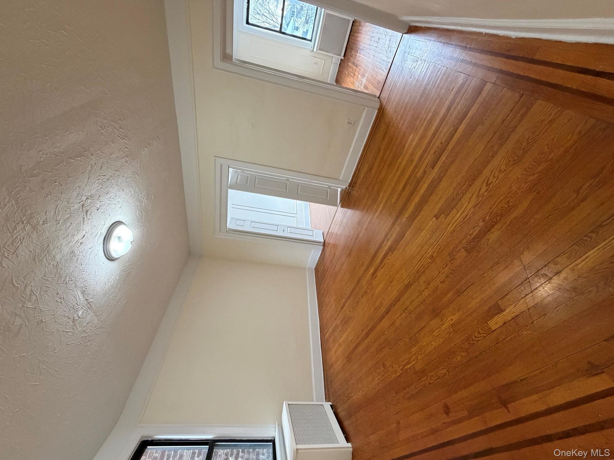 #6 photo, 810 Jericho Turnpike, New Hyde Park , NY 11040