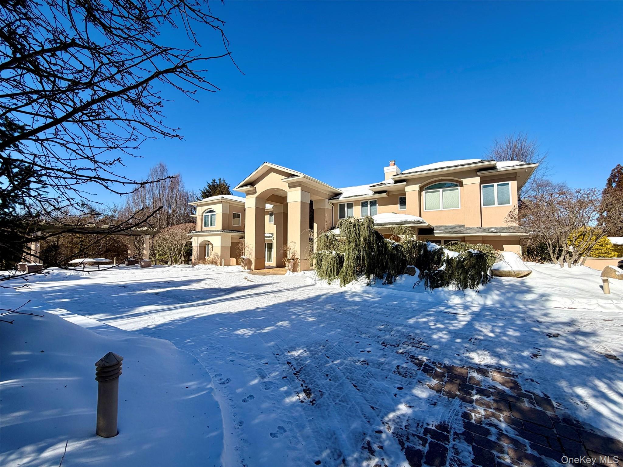 #2 photo, 5 Glen Hill Court, Dix Hills , NY 11746