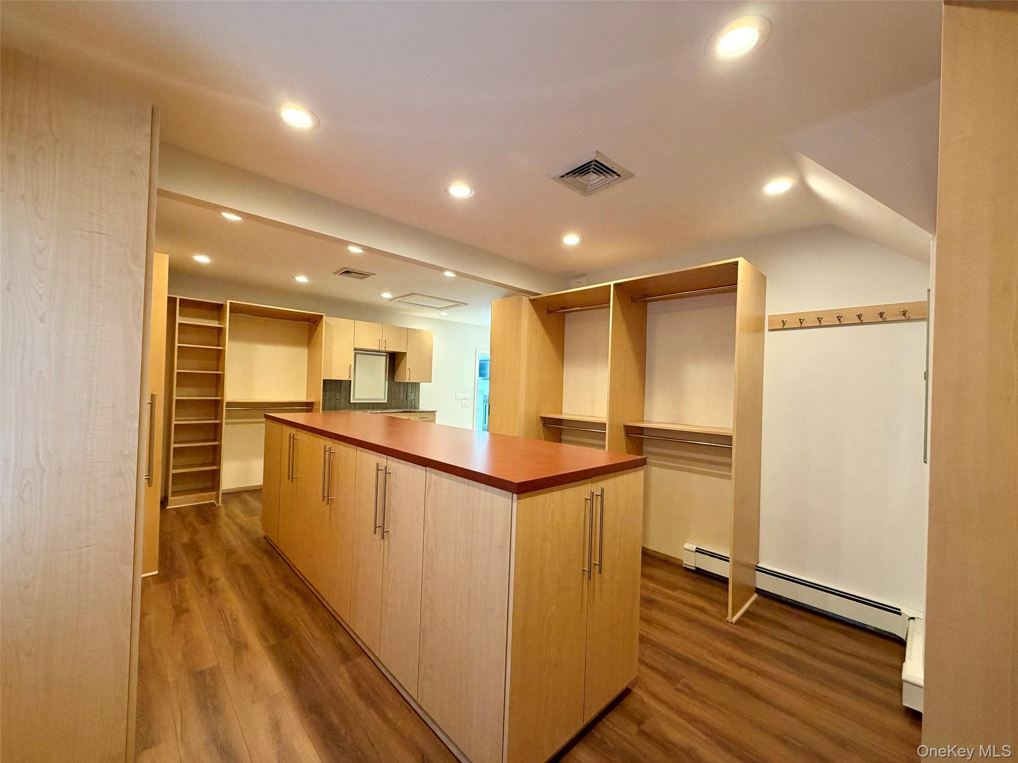 #20 photo, 5 Glen Hill Court, Dix Hills , NY 11746