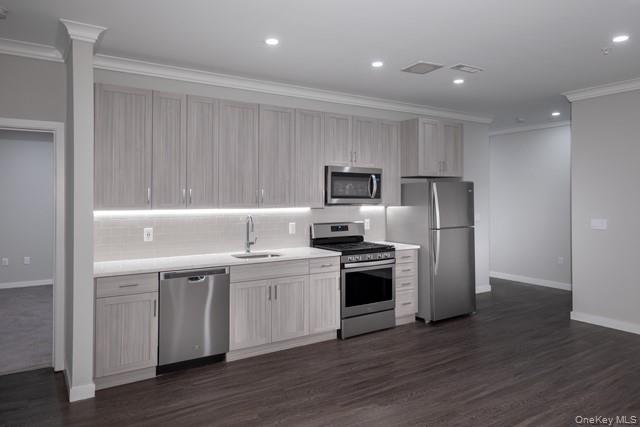 #5 photo, 119 Searing Avenue, Mineola , NY 11501