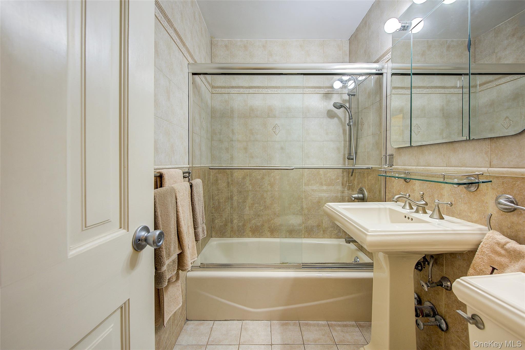 #11 photo, 102-30 66th Road, Forest Hills , NY 11375