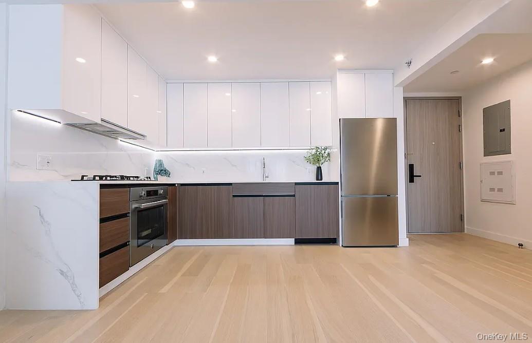 #5 photo, 14449 Northern Boulevard, Flushing , NY 11354