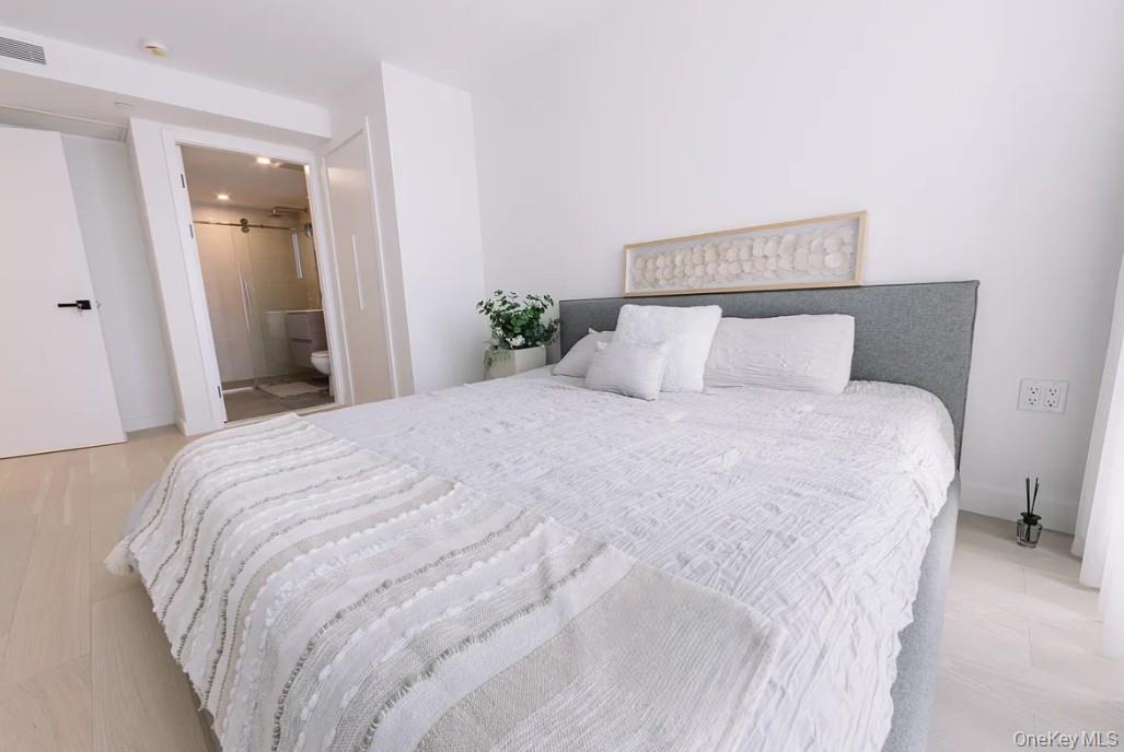 #8 photo, 14449 Northern Boulevard, Flushing , NY 11354