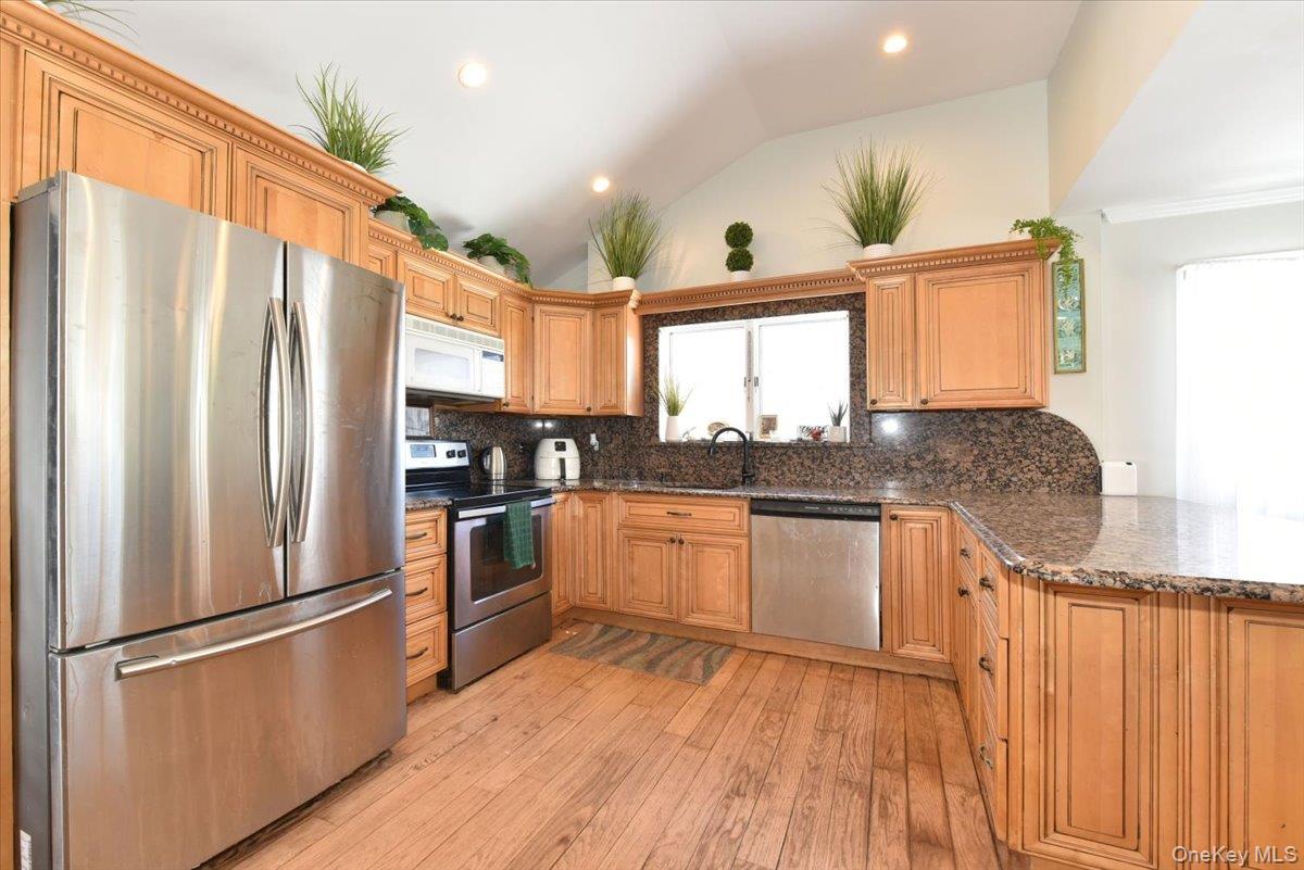 #14 photo, 1721 Michael William Road, Merrick , NY 11566