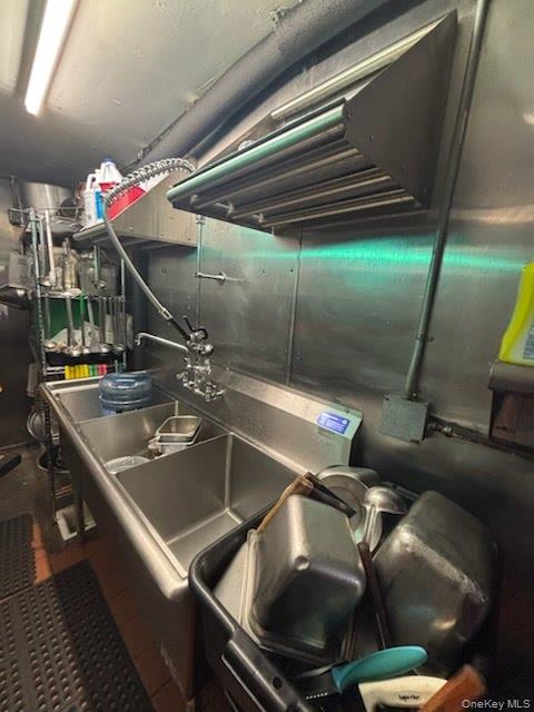 #5 photo, 24 Irving Avenue, Brooklyn , NY 11237