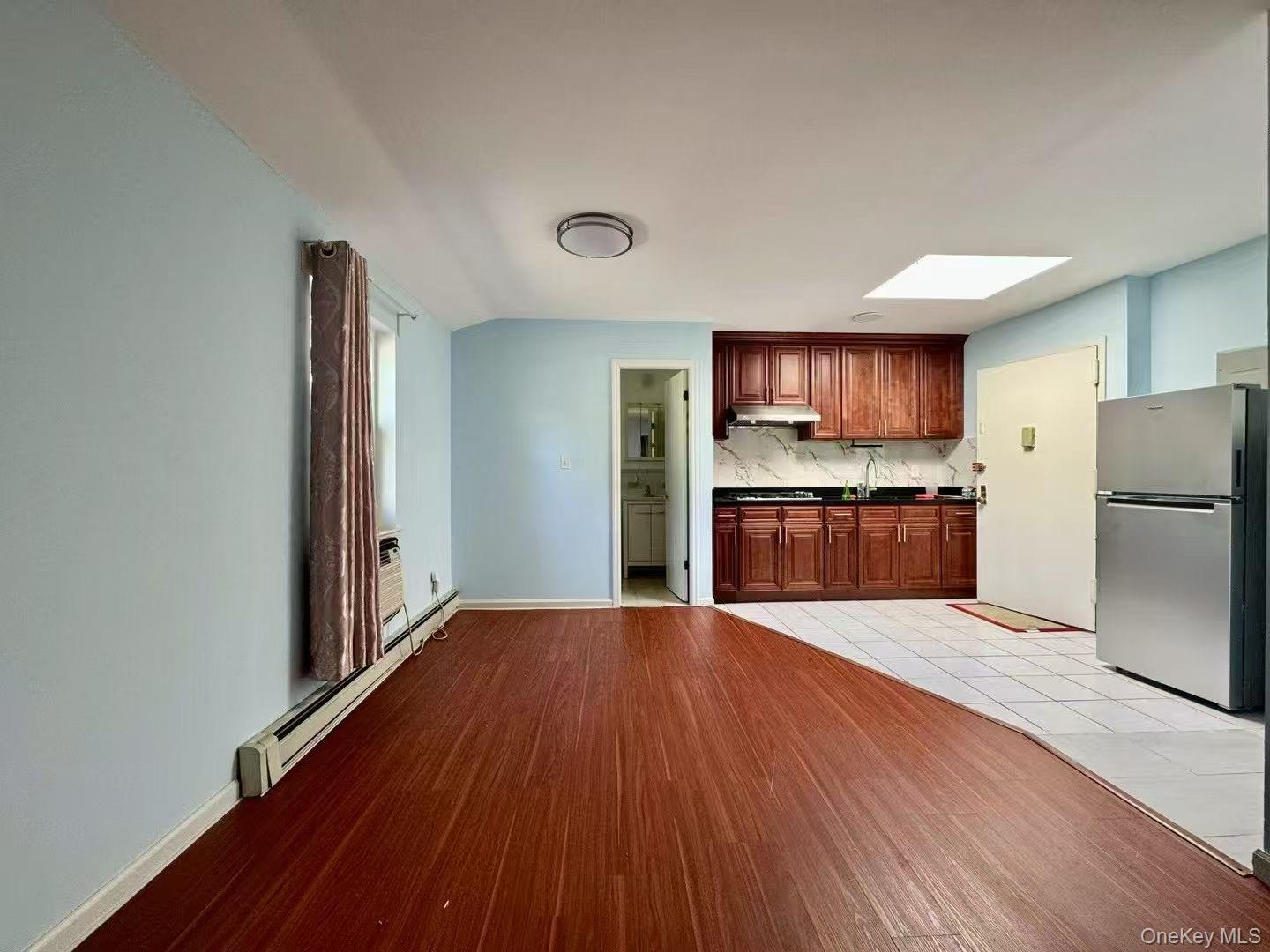 #2 photo, 6109 167th Street, কুইন্‌স Fresh Meadows , NY 11365