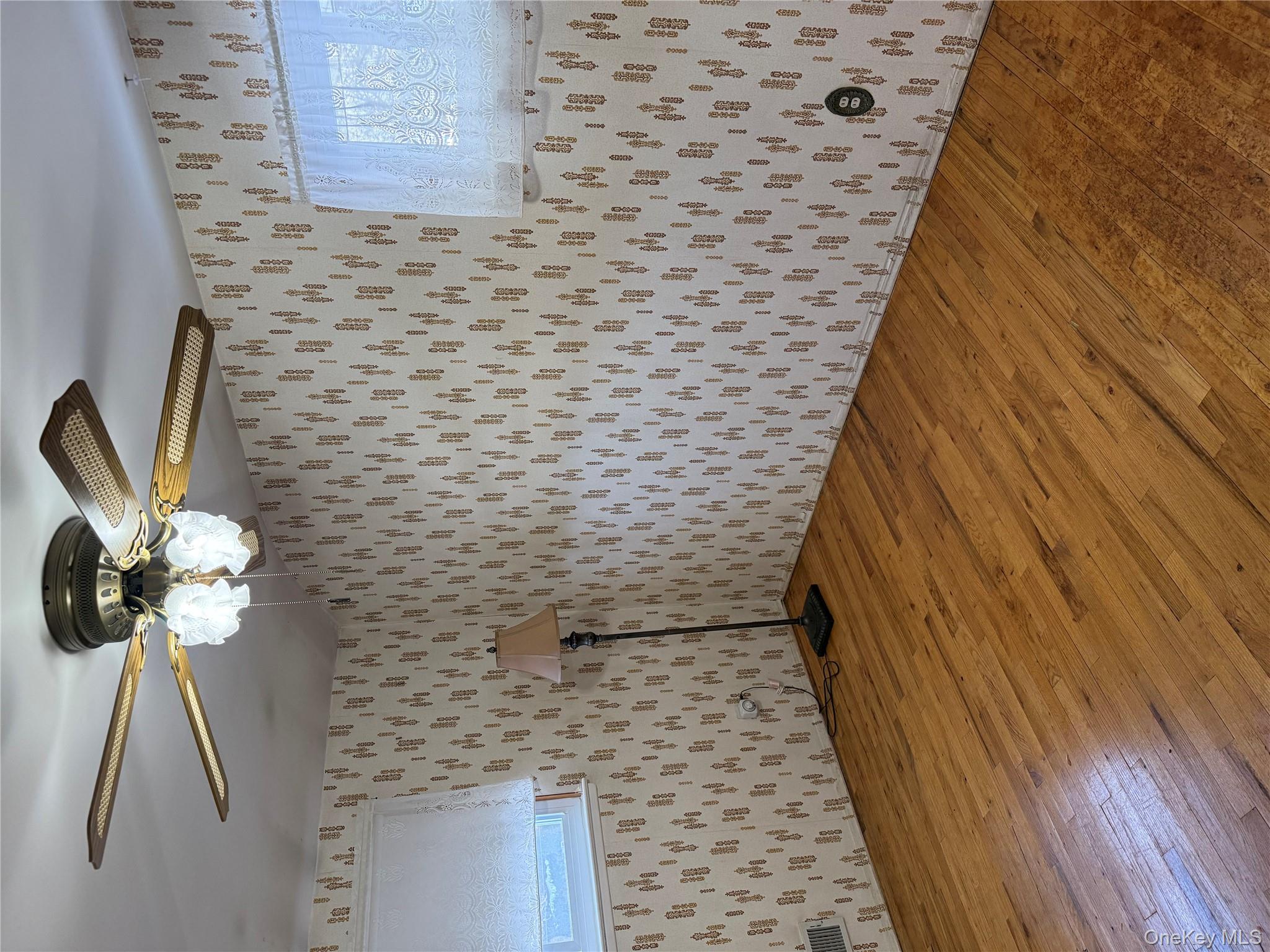 #13 photo, 192 E 5th Street, Deer Park , NY 11729