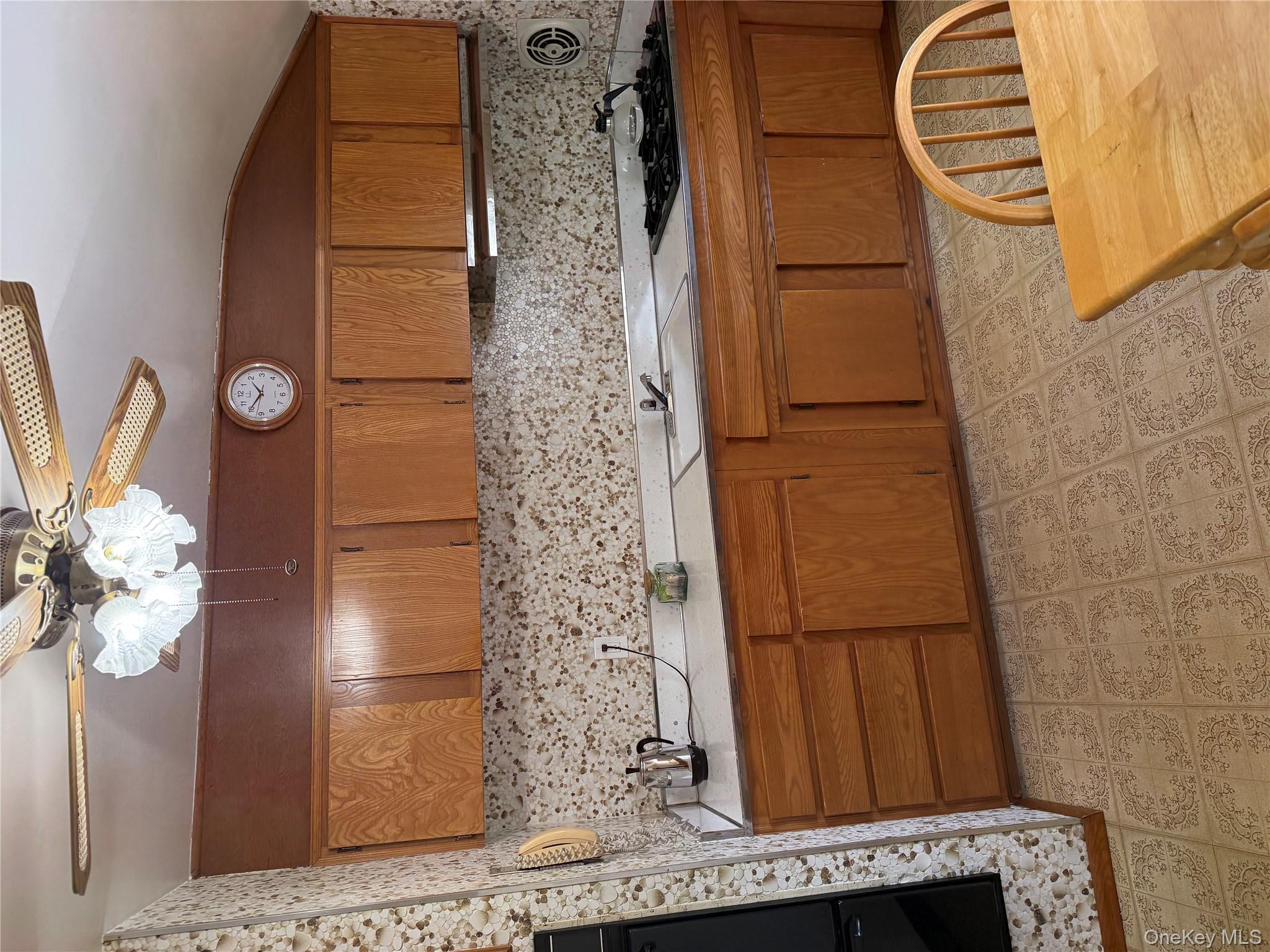 #7 photo, 192 E 5th Street, Deer Park , NY 11729