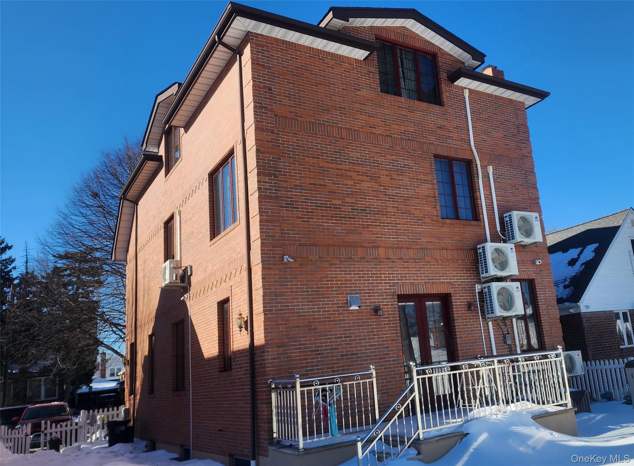 #1 photo, 6537 169th Street, কুইন্‌স Fresh Meadows , NY 11365