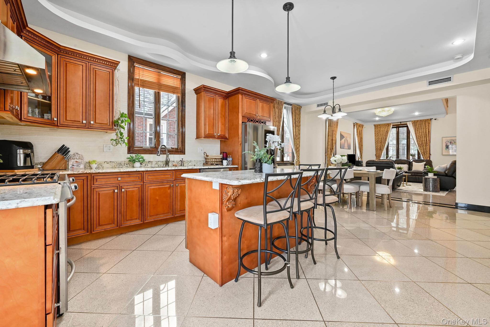 #14 photo, 6537 169th Street, קווינס Fresh Meadows , NY 11365